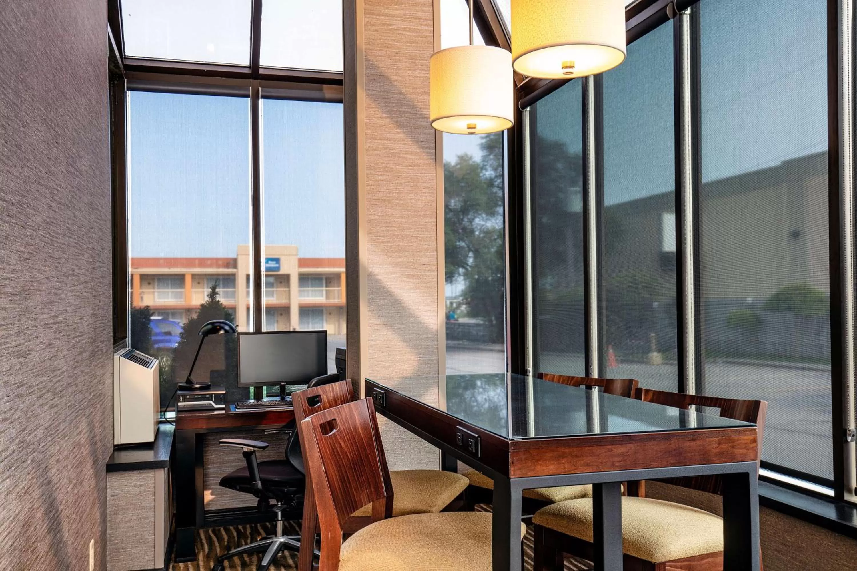 Business facilities in Best Western Voyageur Place Hotel