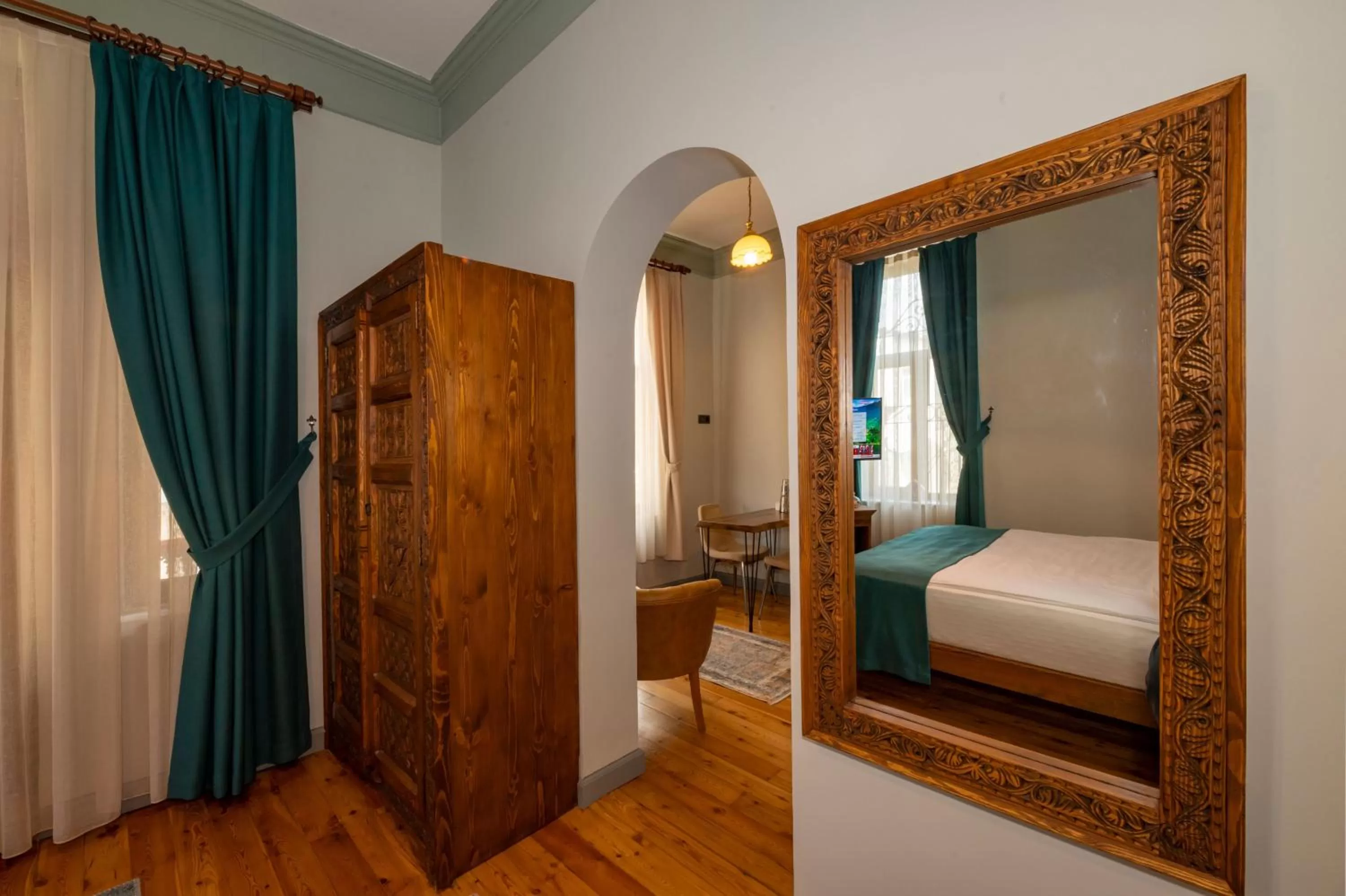 Photo of the whole room, Bed in O'Pera Okanlı Suites