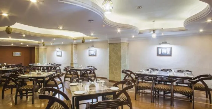 Restaurant/places to eat in Snow Valley Resorts Dalhousie