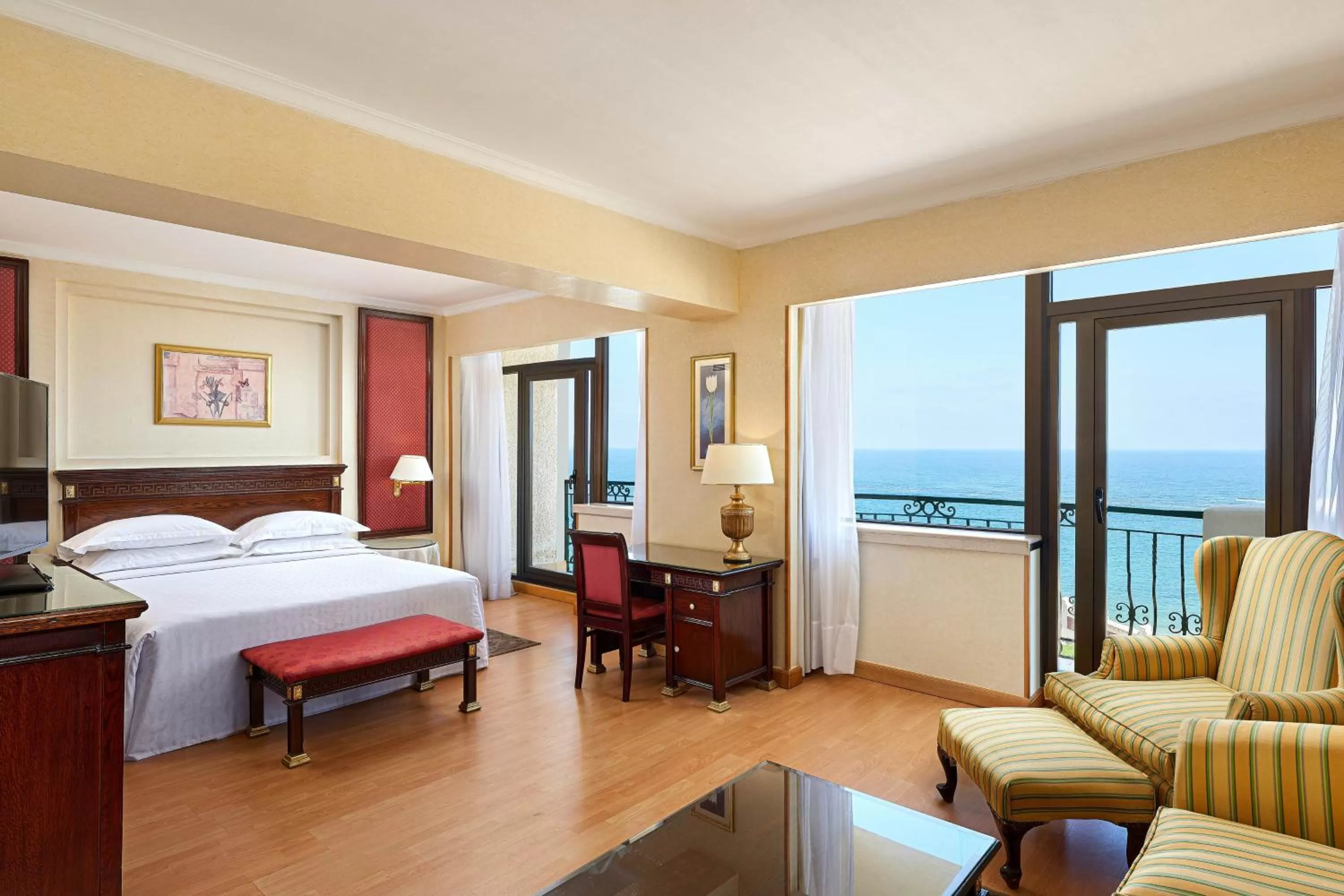 Bedroom, Bed in Sheraton Montazah Hotel