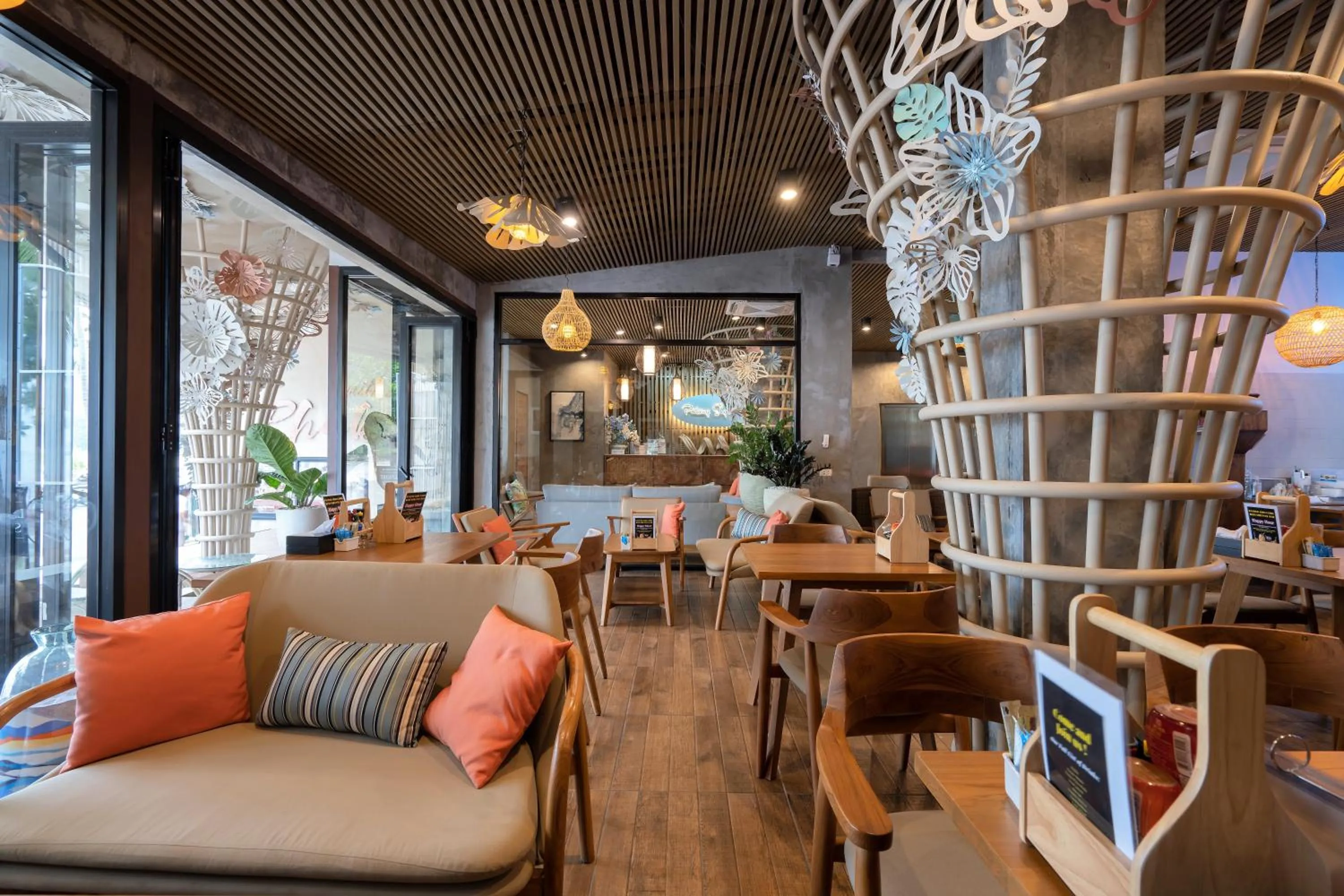 Restaurant/places to eat in Patong Signature Boutique Hotel
