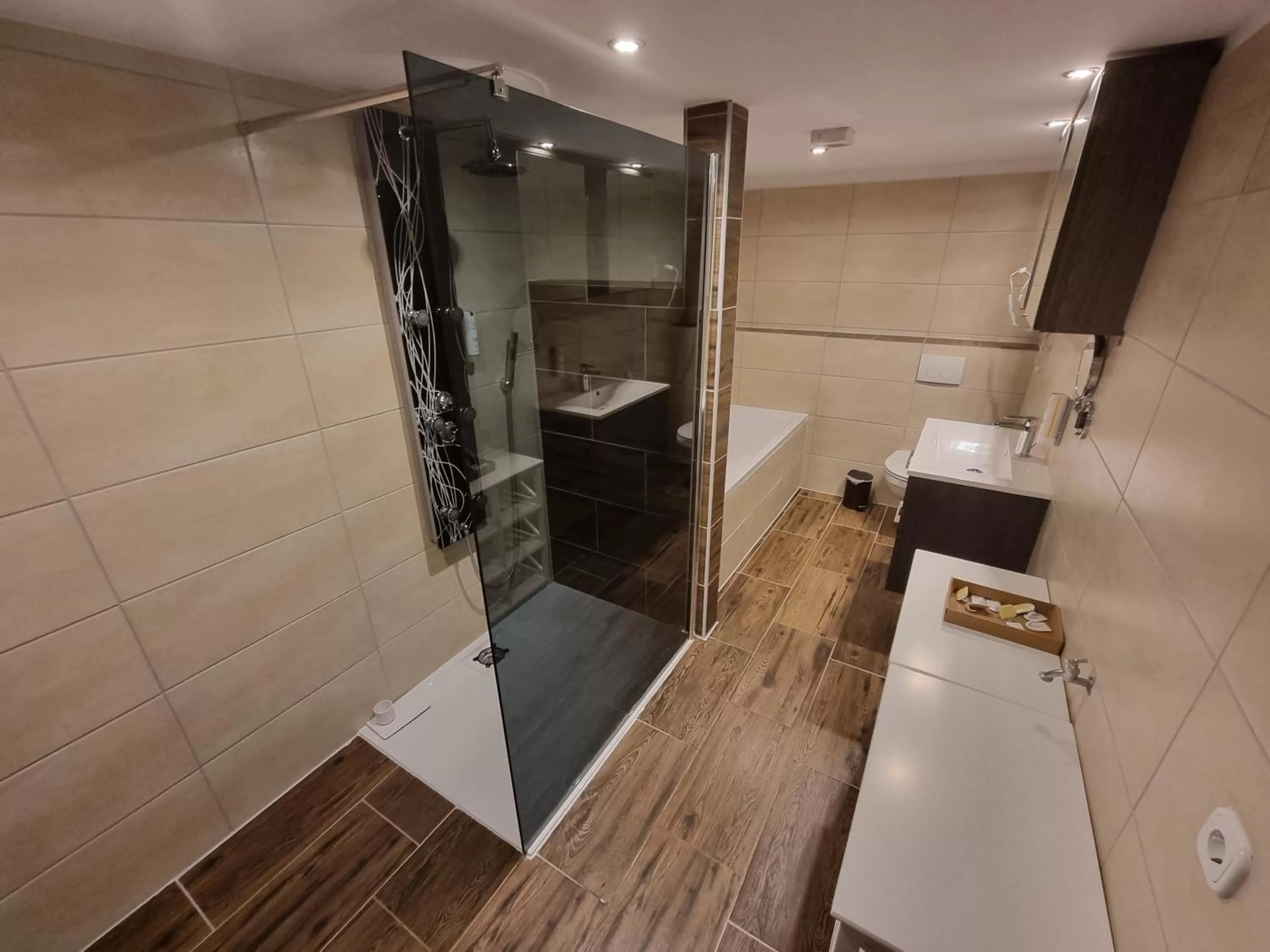 Bathroom in Hotel & Restaurant "Deutscher Kaiser"