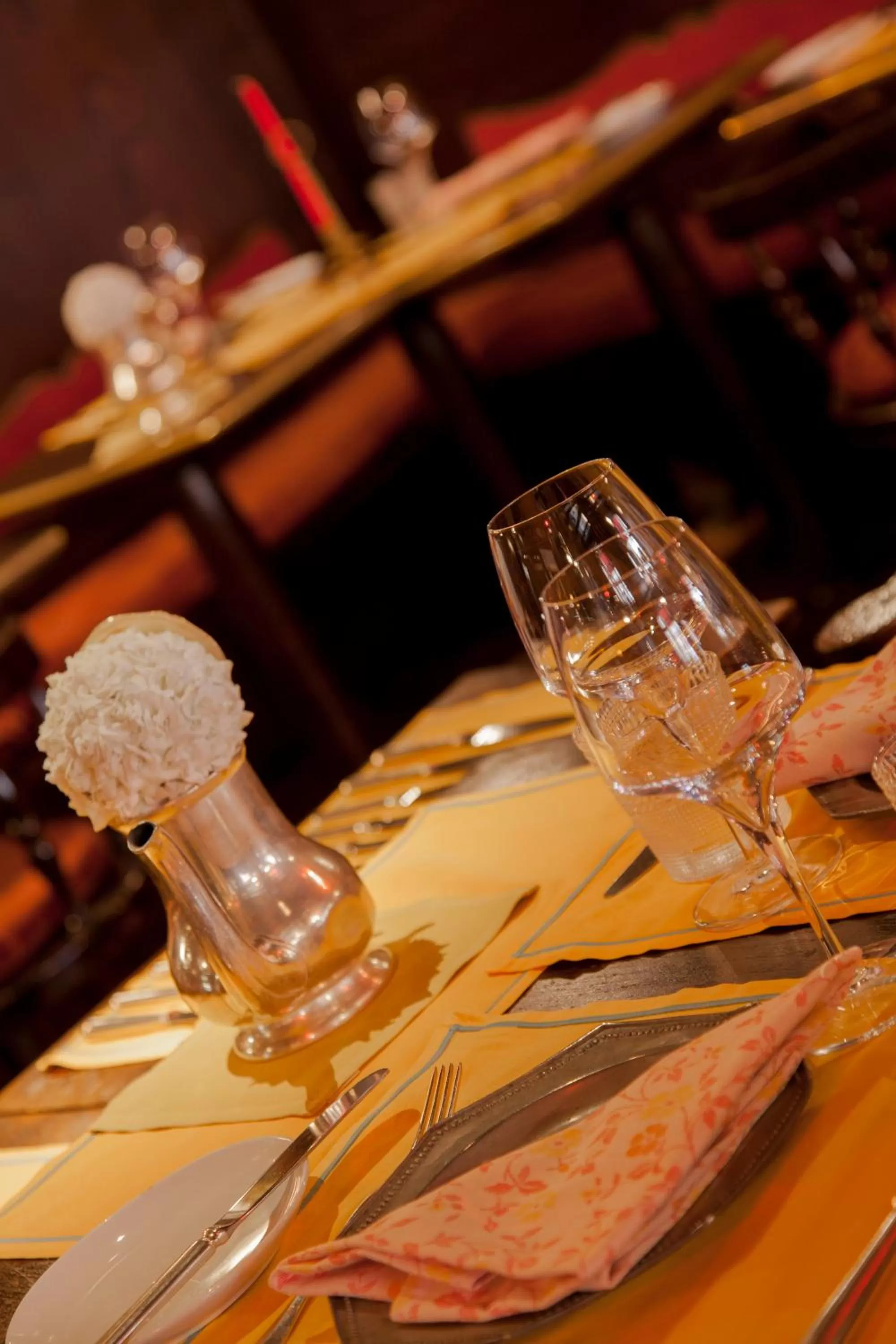 Restaurant/places to eat in Hotel Saturnia & International