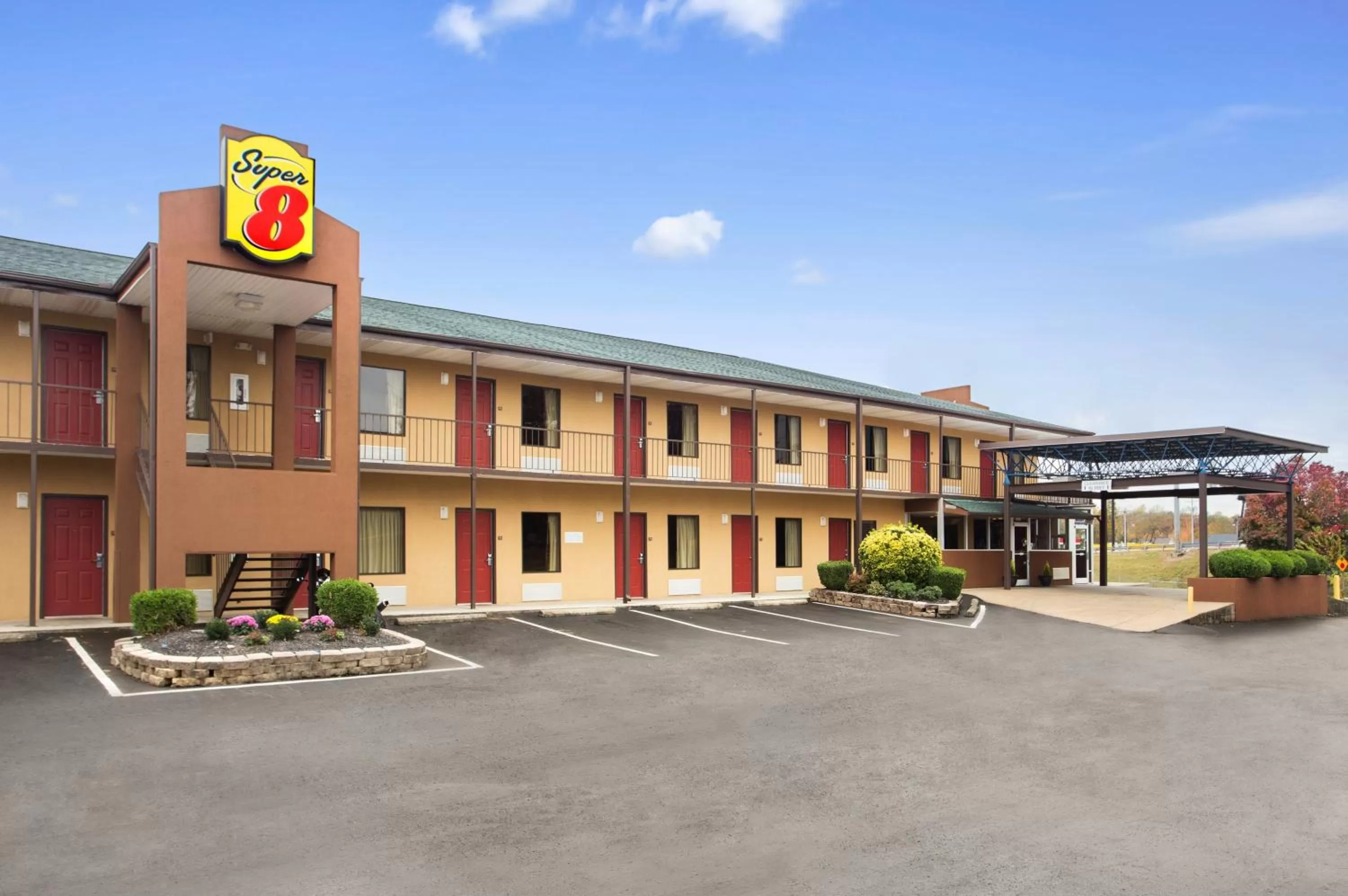 Facade/entrance in Super 8 by Wyndham Jackson