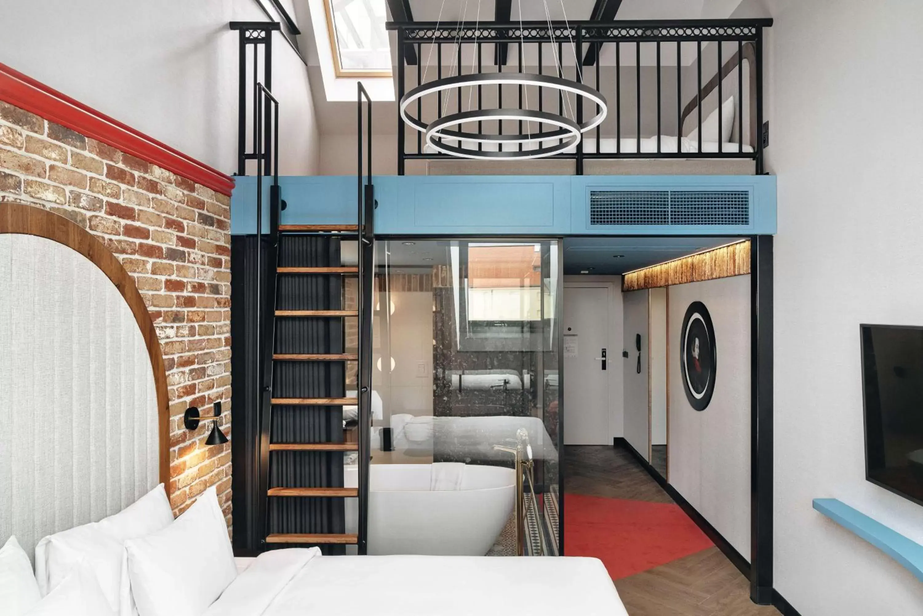 Family Room with River View in Radisson RED Gdansk Family Room with River View in Radisson RED Gdansk