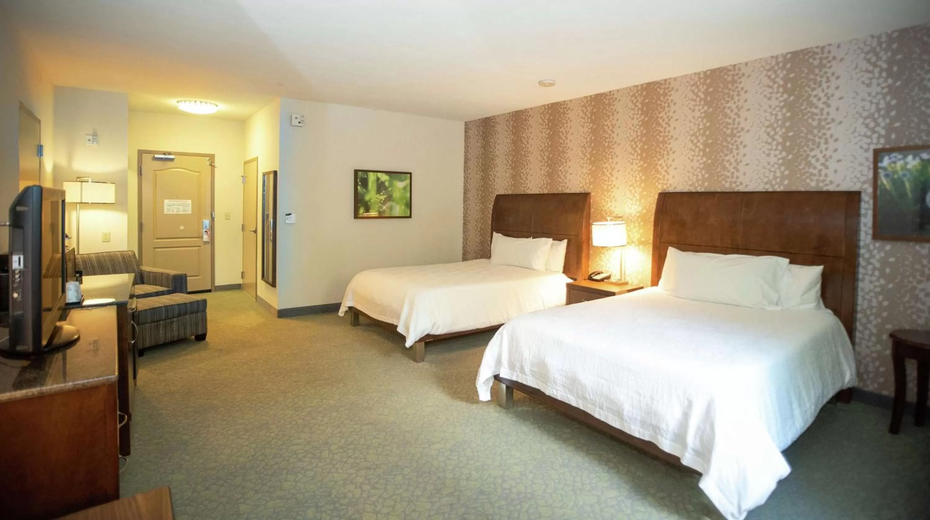 Bedroom, Bed in Hilton Garden Inn Covington/Mandeville