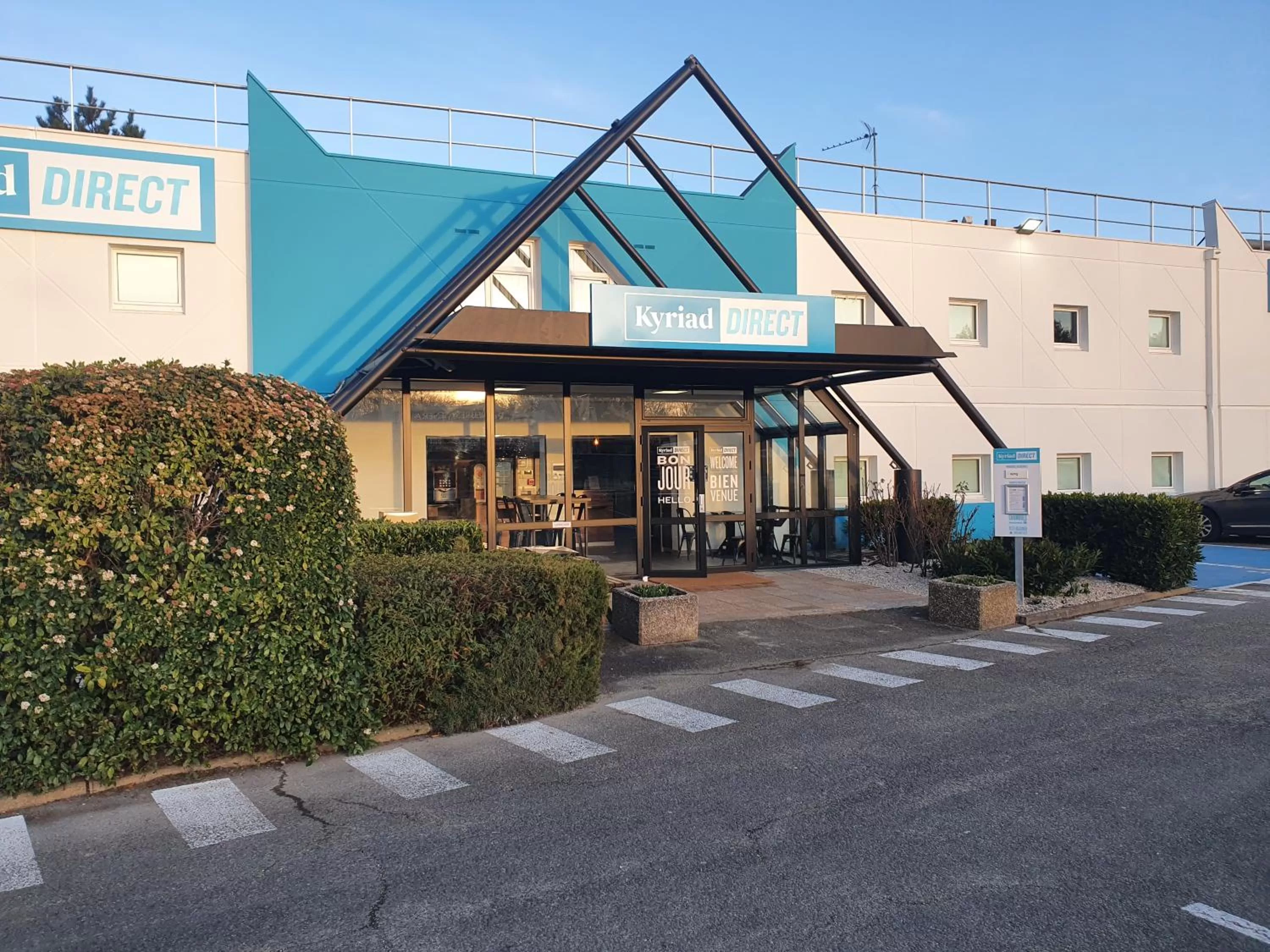 Property building in Kyriad Direct Orleans - Olivet - La Source