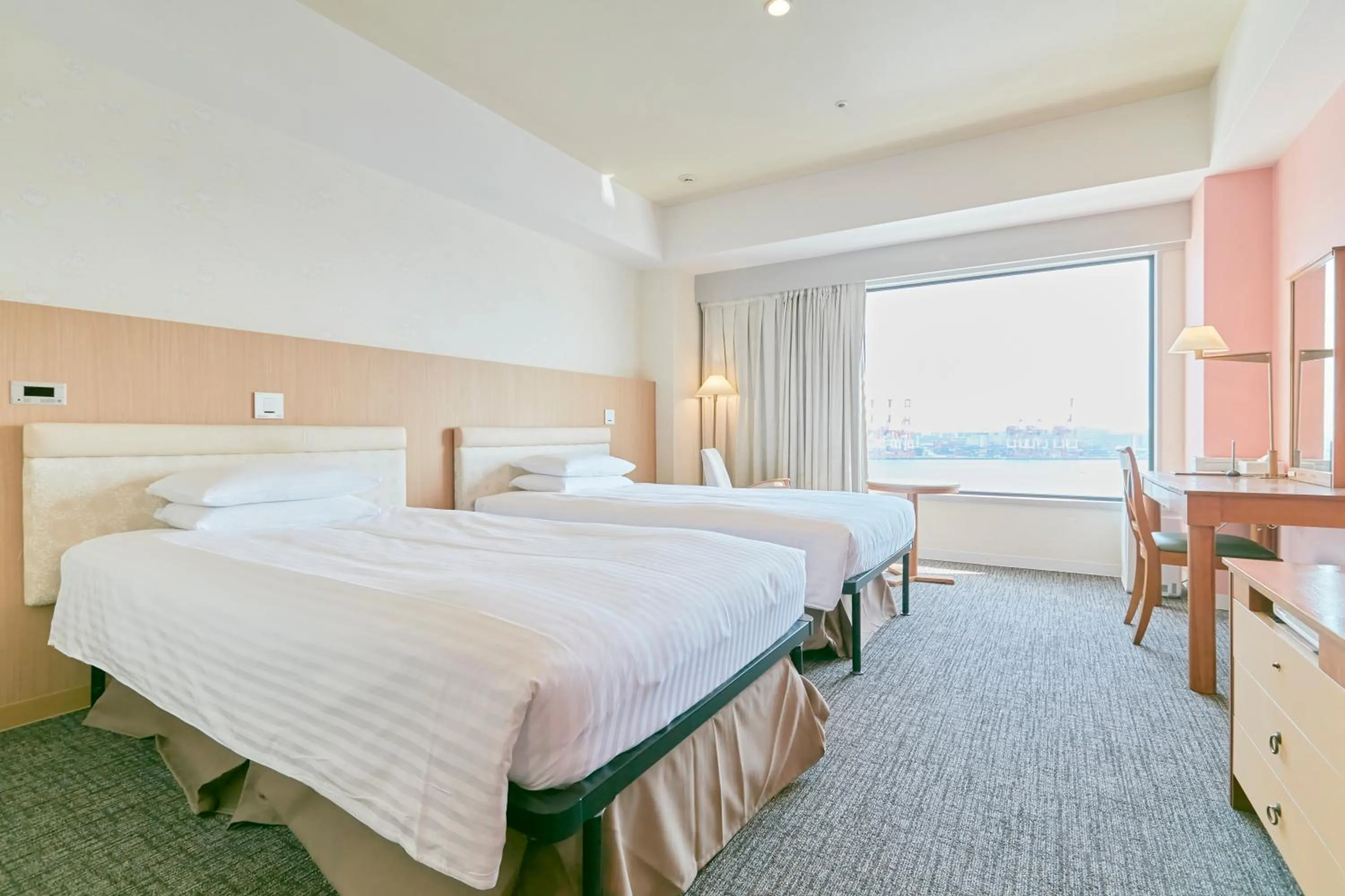 Twin Room with Sea View in Hotel Seagull Tempozan Osaka