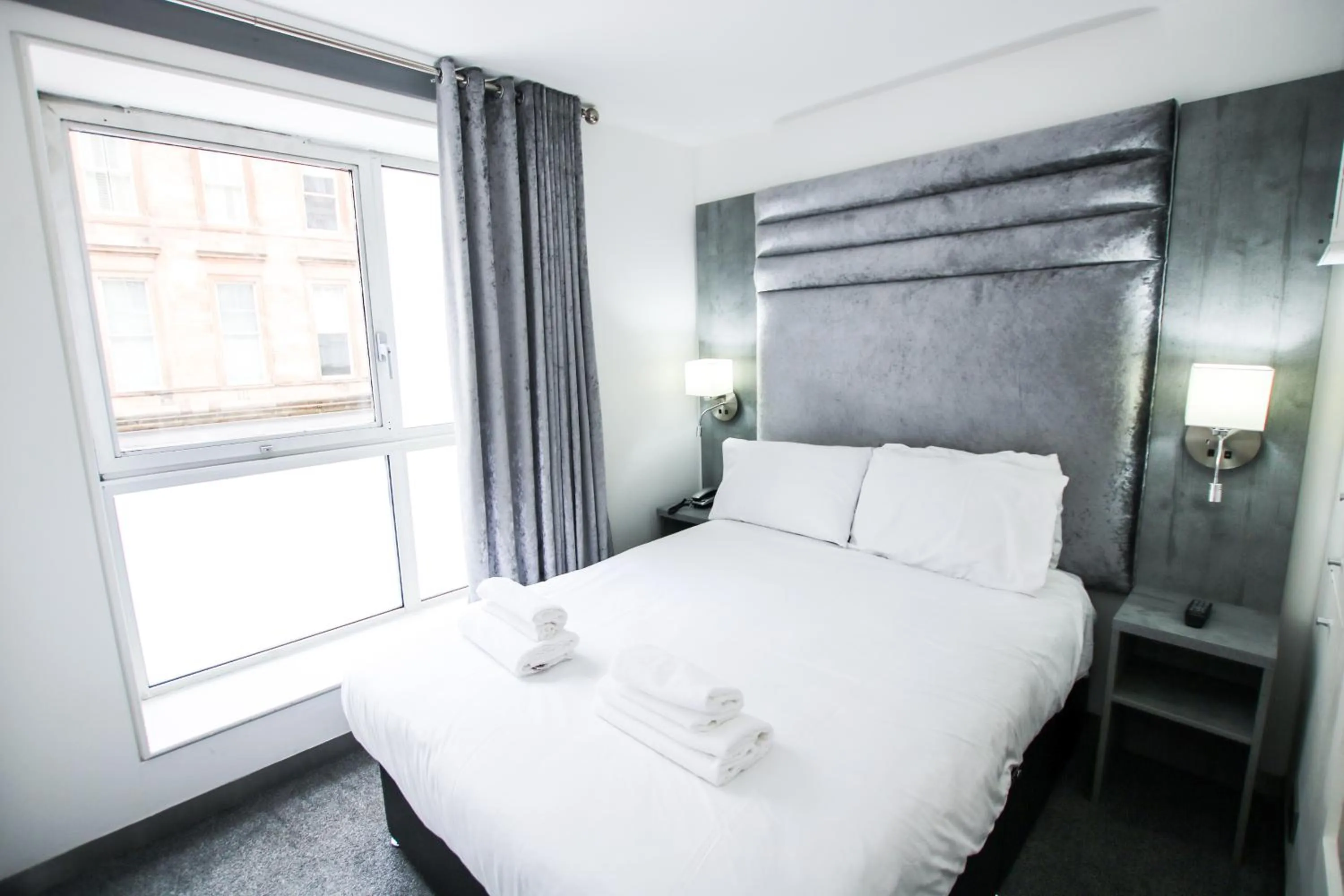 Bed in Brunswick Merchant City Hotel