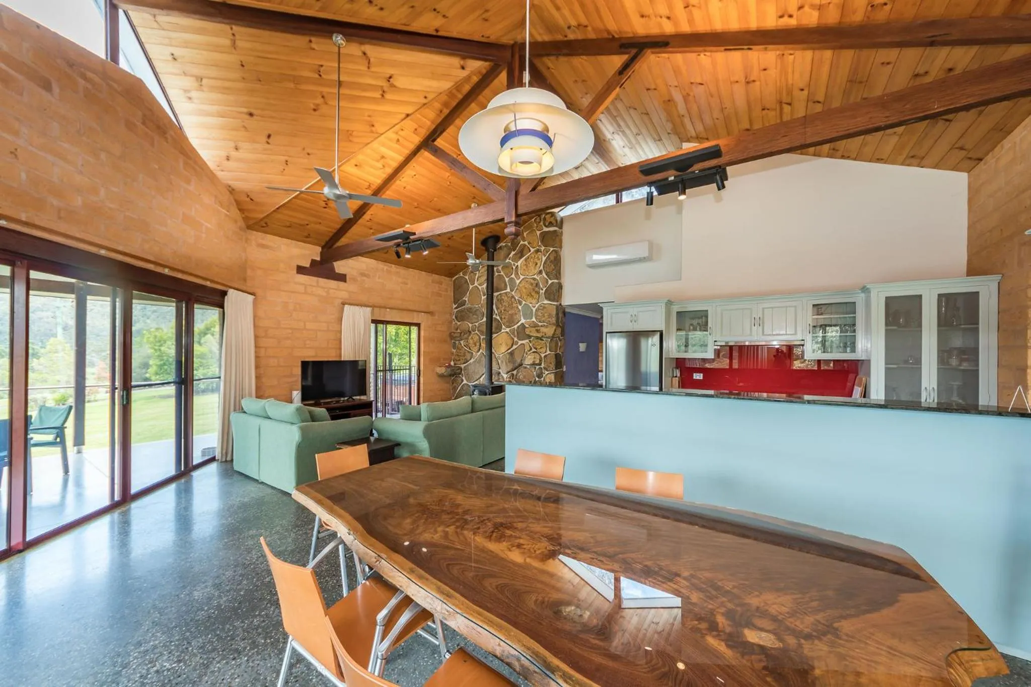 Dining area in Clarendon Forest Retreat