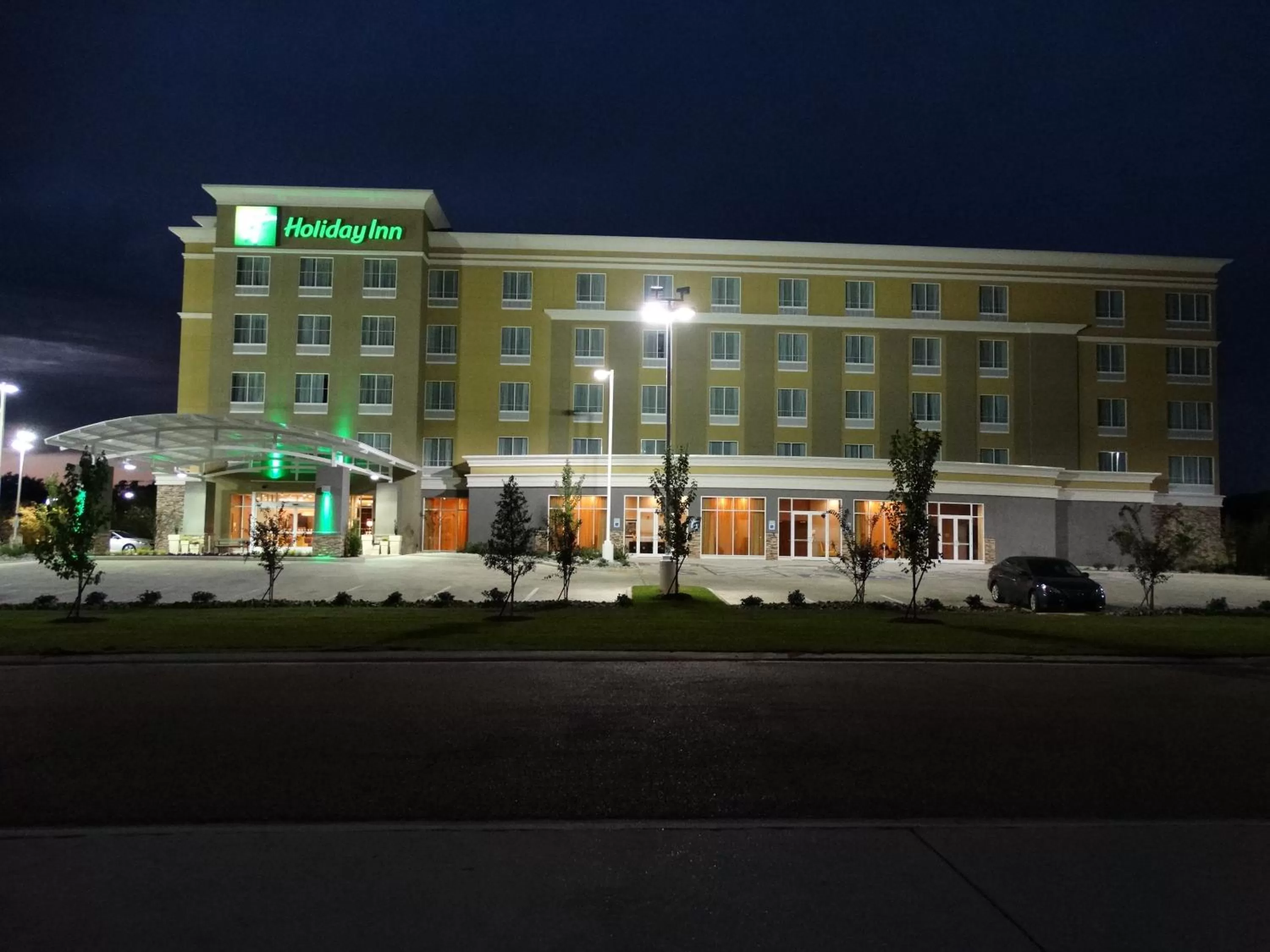 Property building in Holiday Inn Covington by IHG