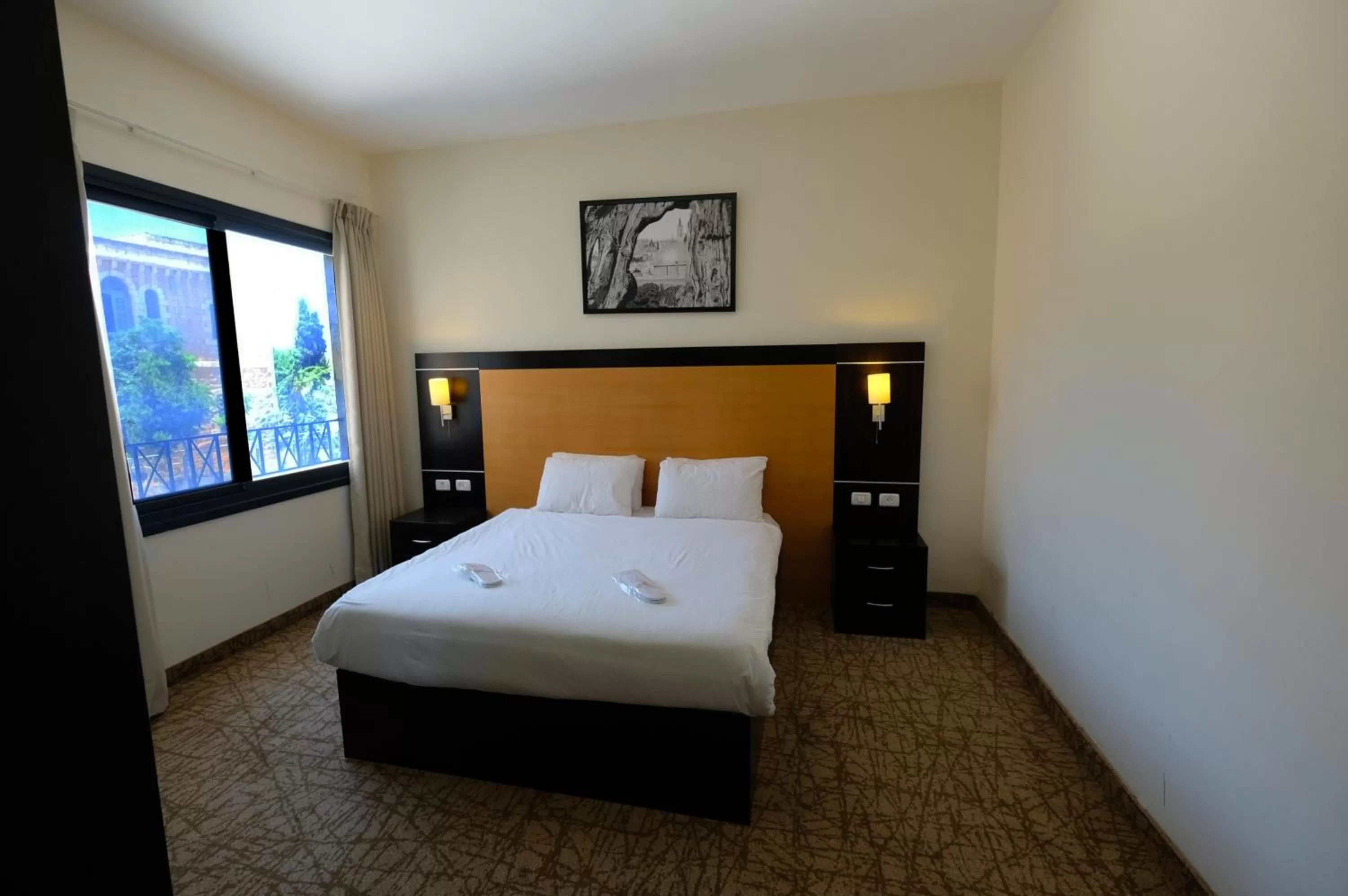 Bedroom, Bed in New Capitol Hotel - Jerusalem