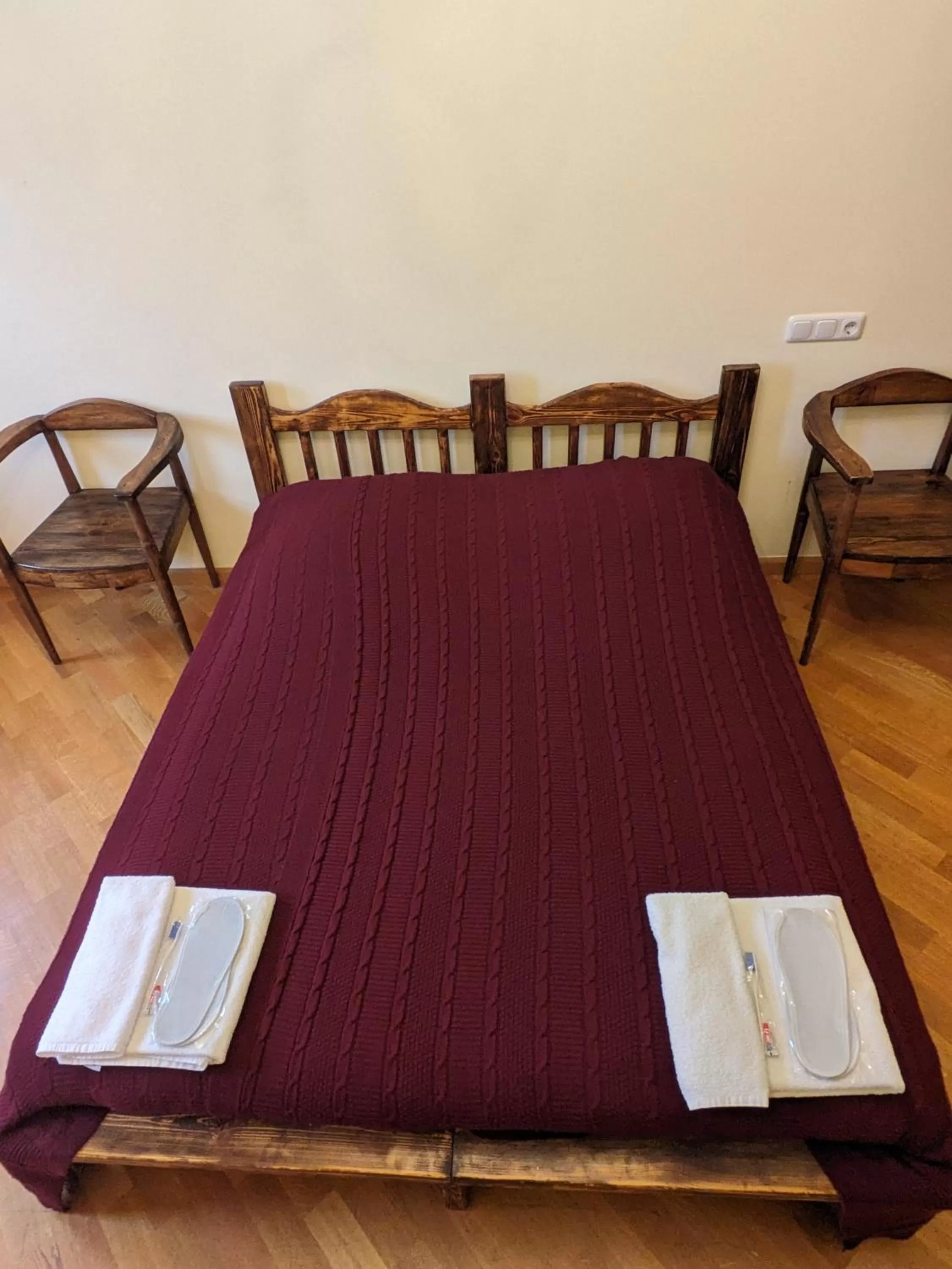 Bed in Vanatun Monastery Stay