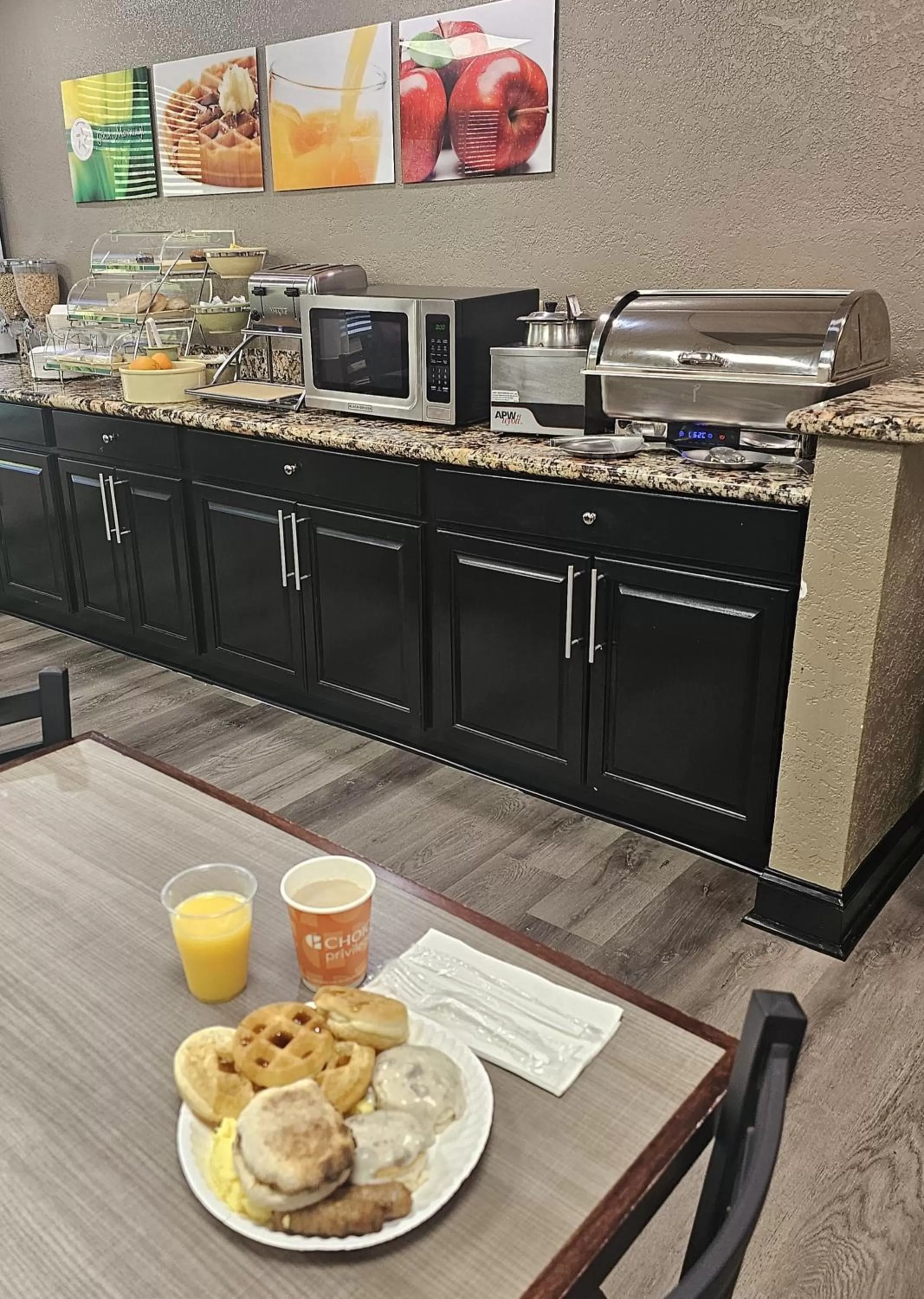 Breakfast in Quality Inn & Suites Lexington South
