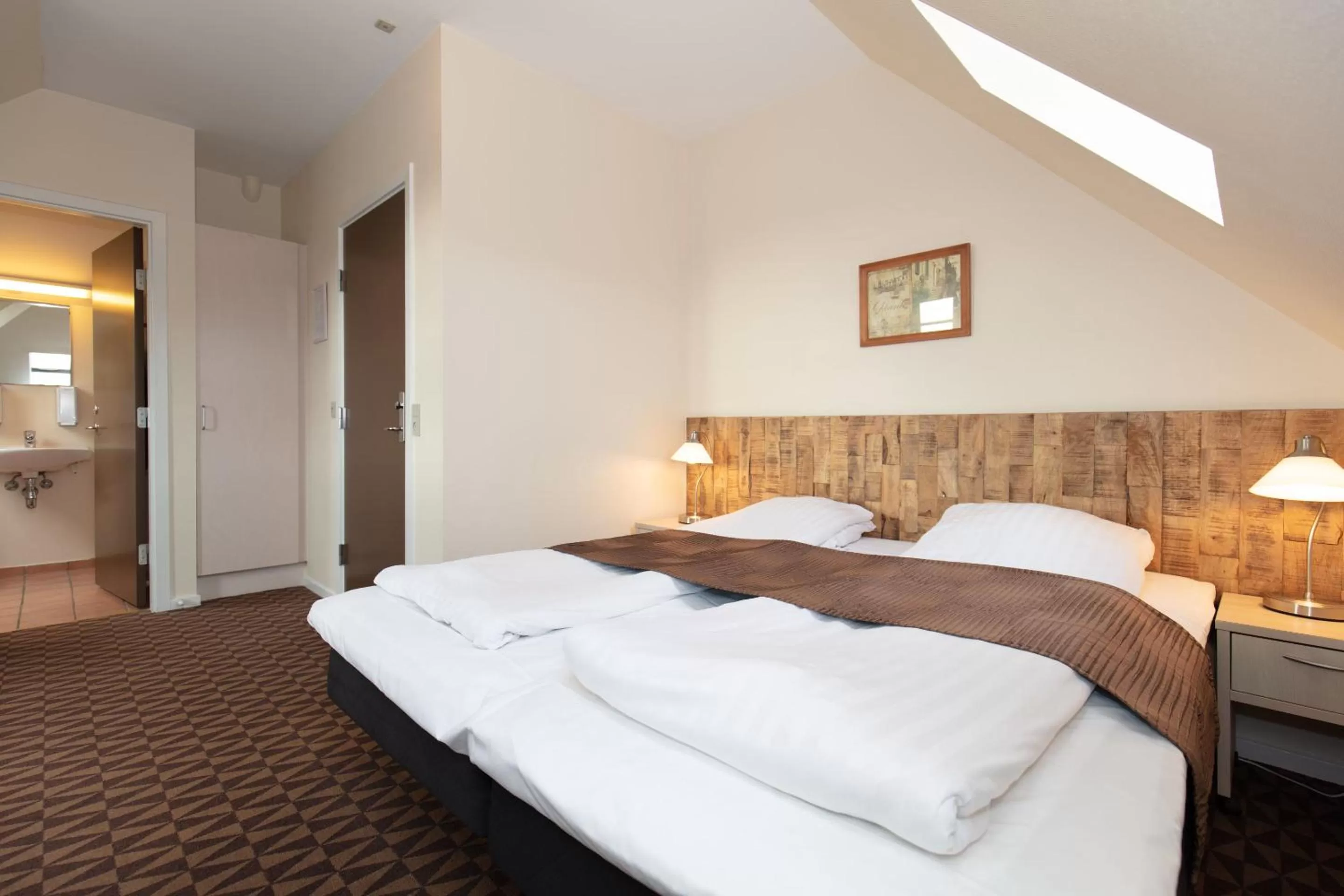 Bed in Foldens Hotel