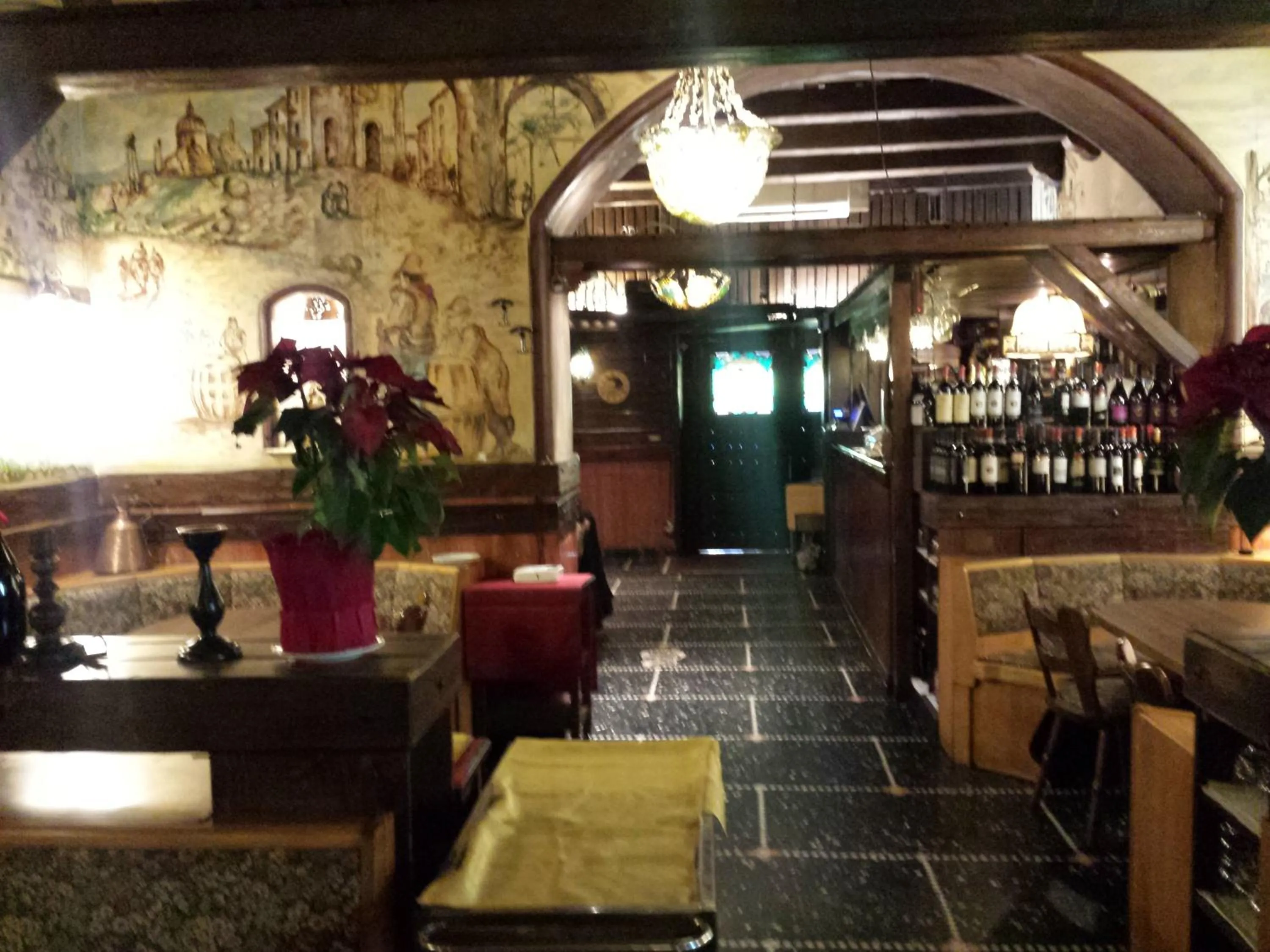 Restaurant/places to eat in In the Center Guesthouse