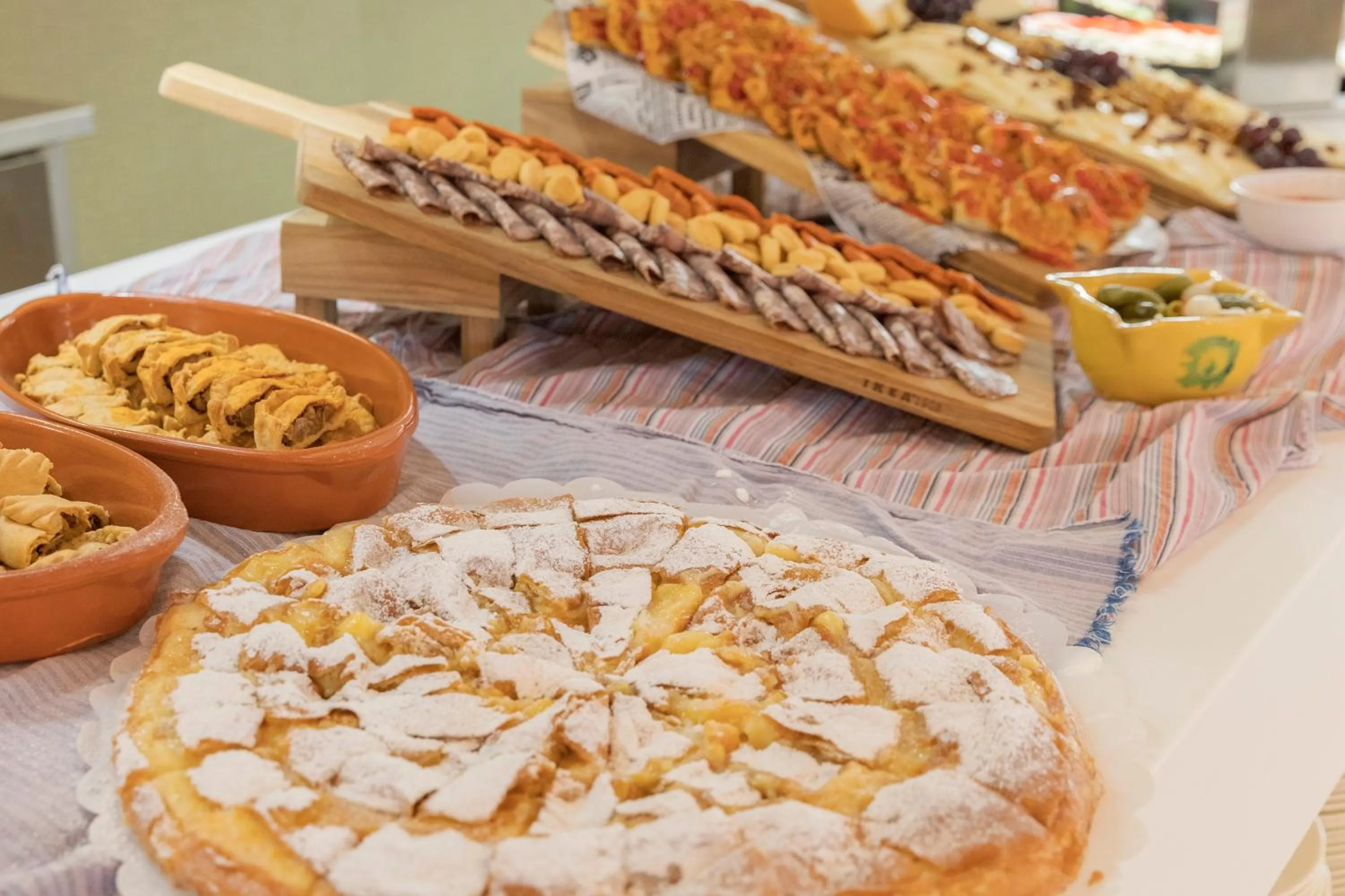 Food and drinks in HM Ayron Park - Adults Only