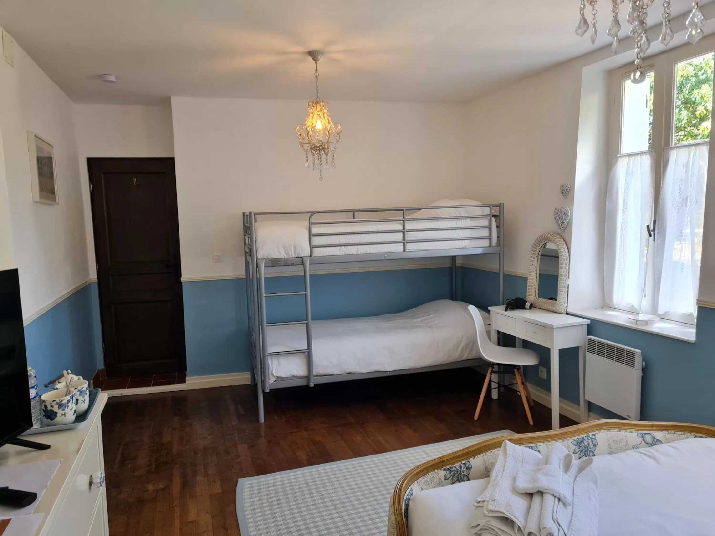 Bunk Bed in Fleur de Lys