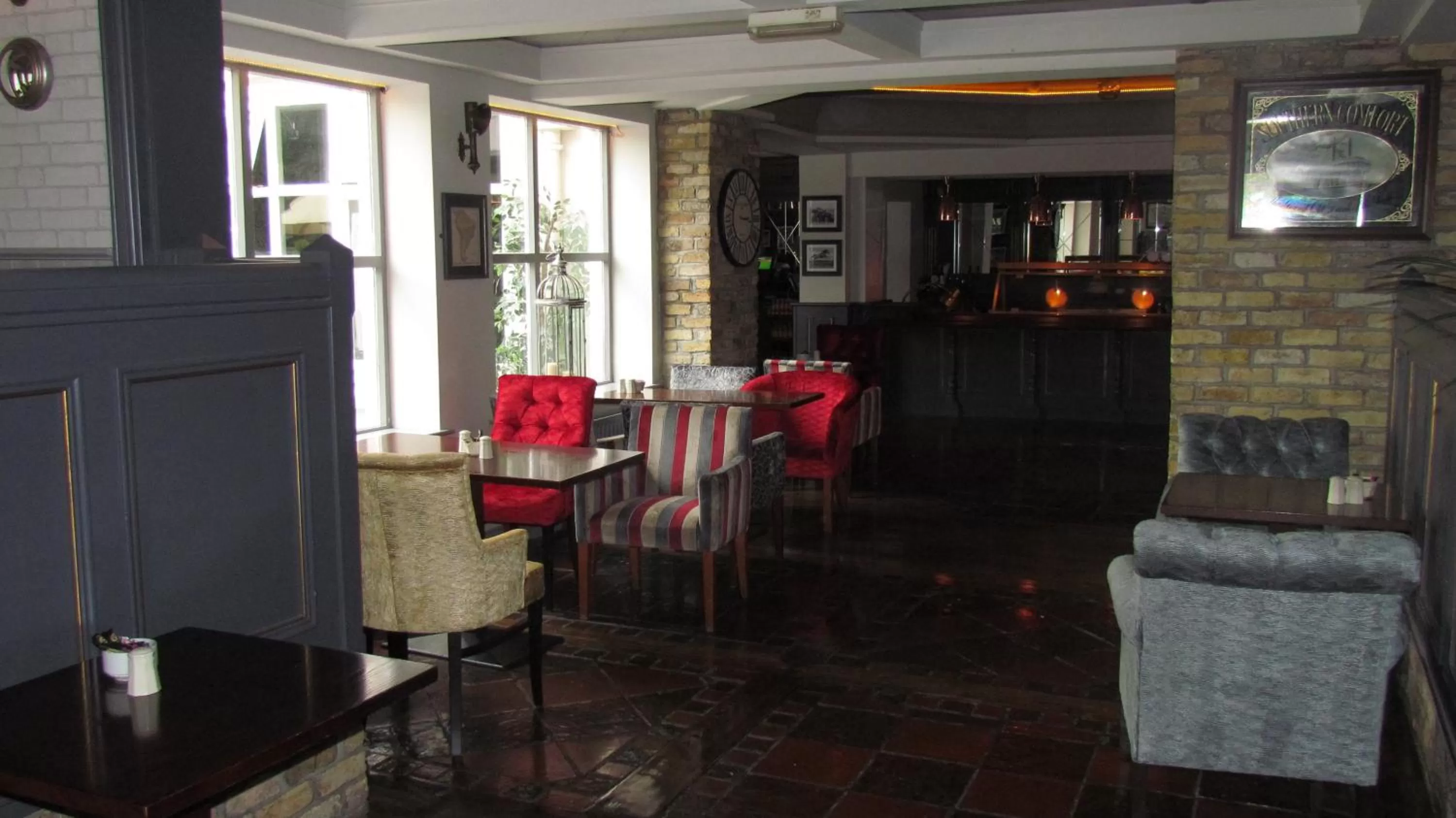 Communal lounge/ TV room in Anner Hotel