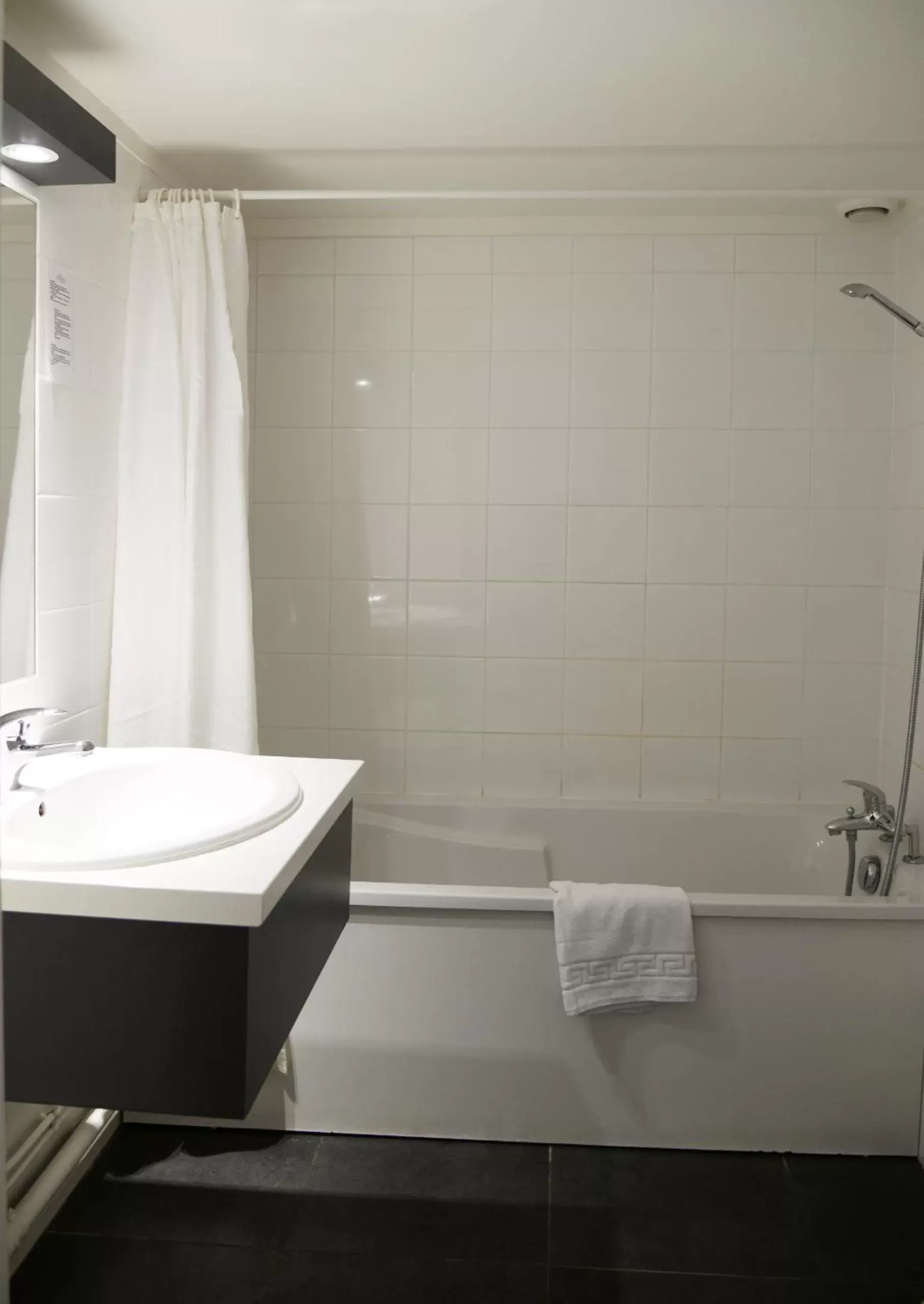 Twin Room in Aerel Hotel Aéroport Blagnac Twin Room in Aerel Hotel Aéroport Blagnac