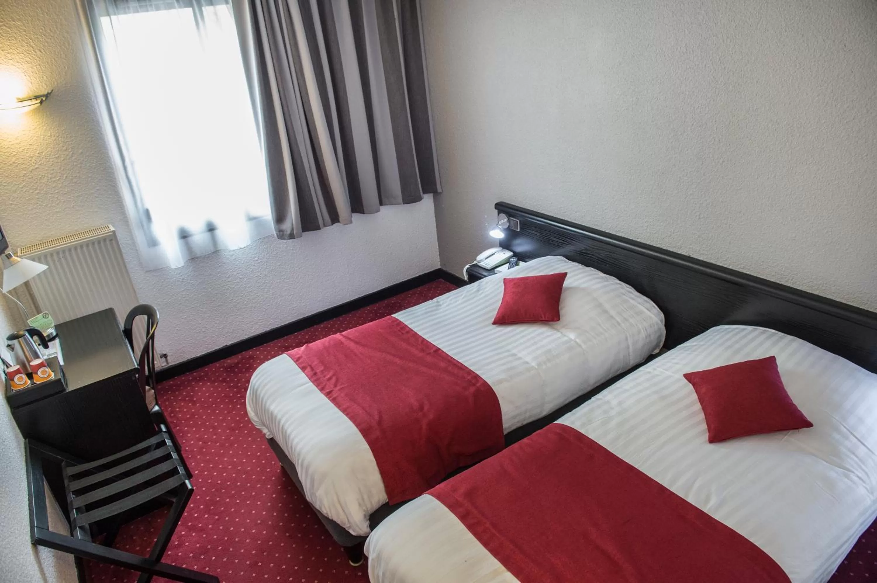 Photo of the whole room, Bed in Logis Murtel