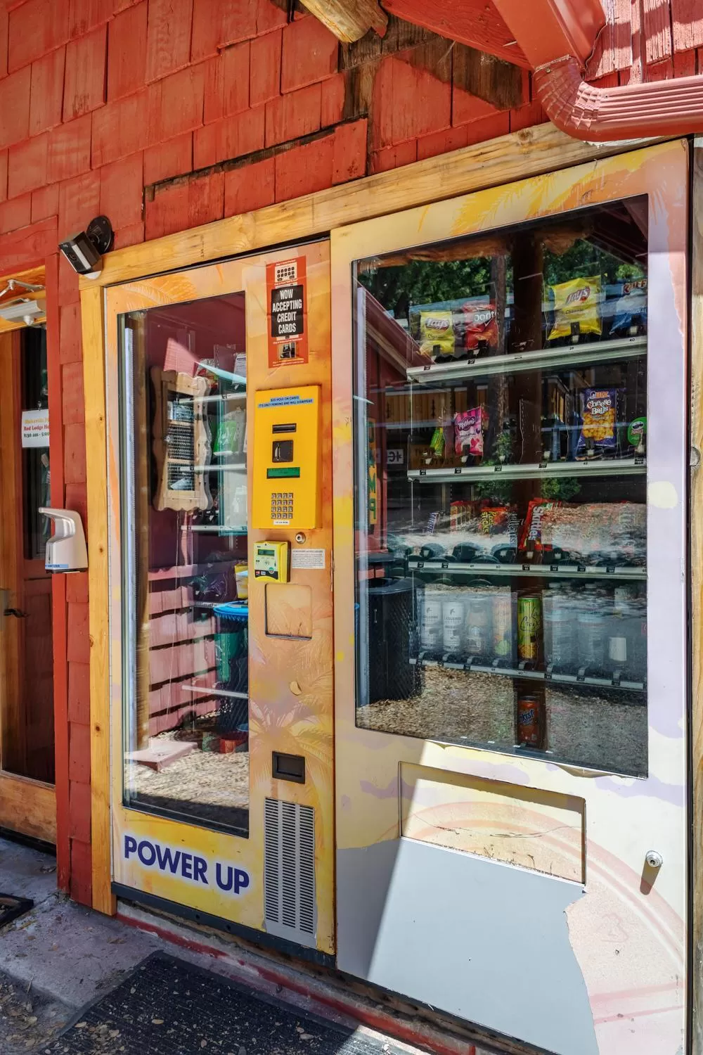 Hicksville Pines Chalets & Motel