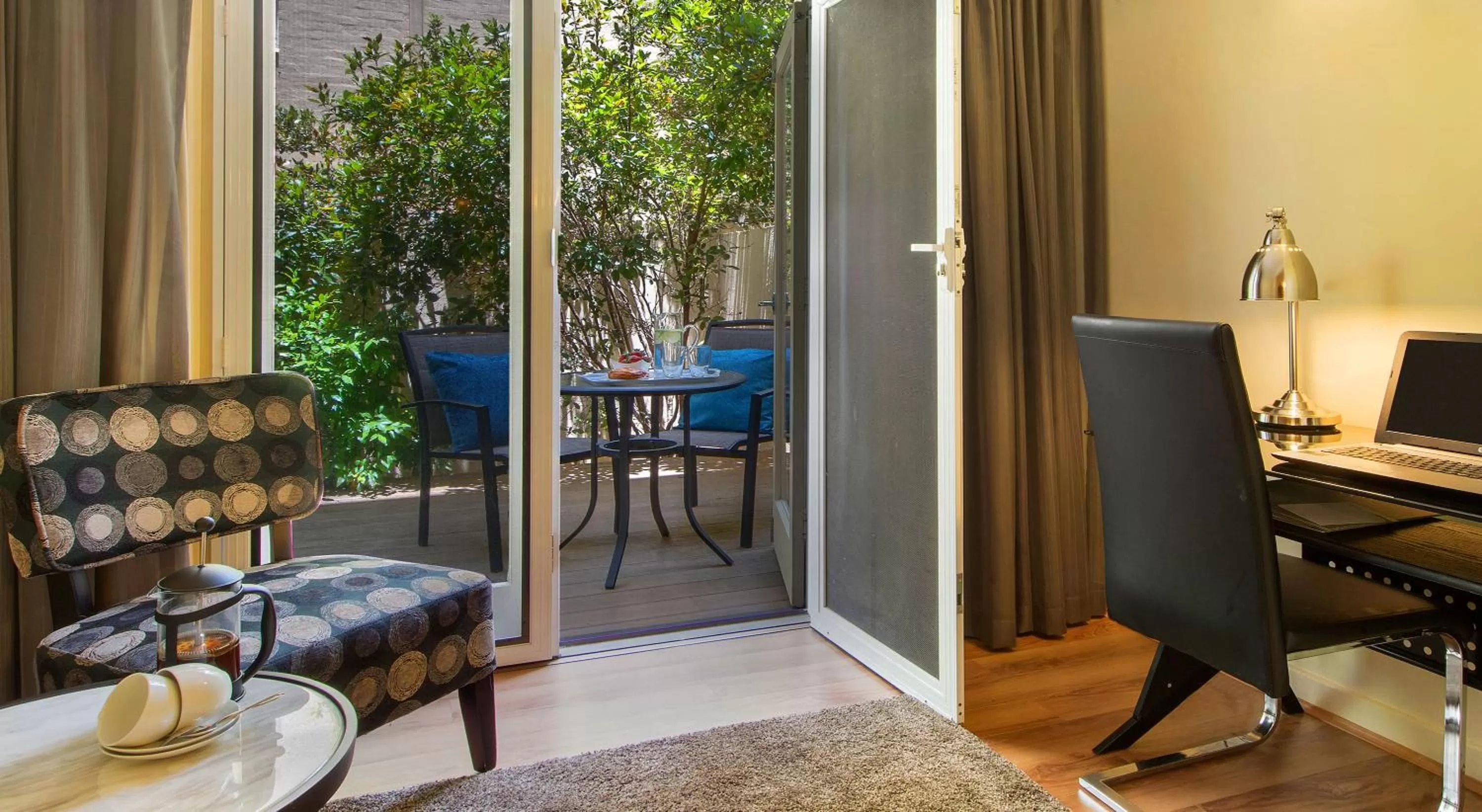 Patio in The Peninsula Riverside Serviced Apartments