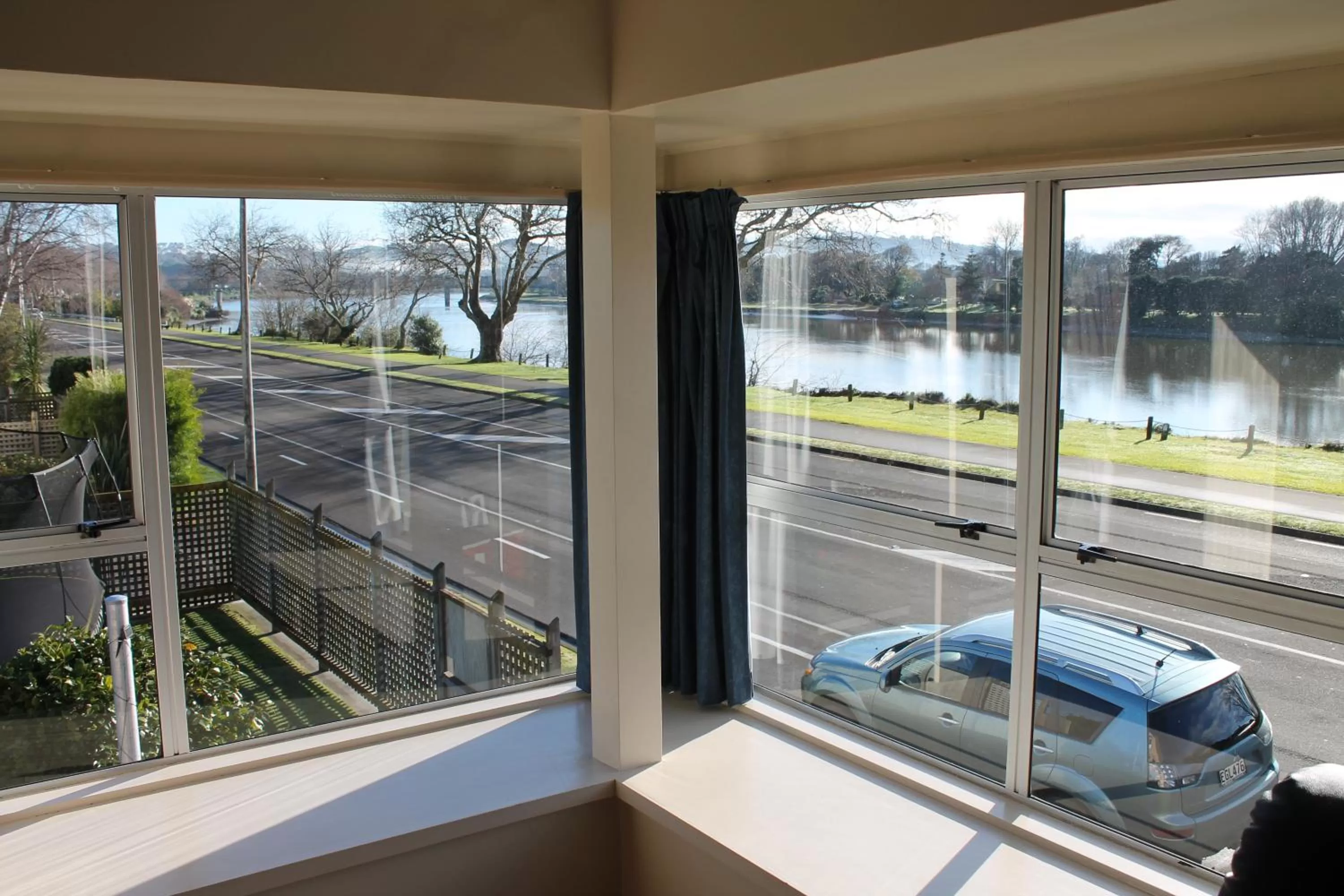 Living room in Riverview Motel