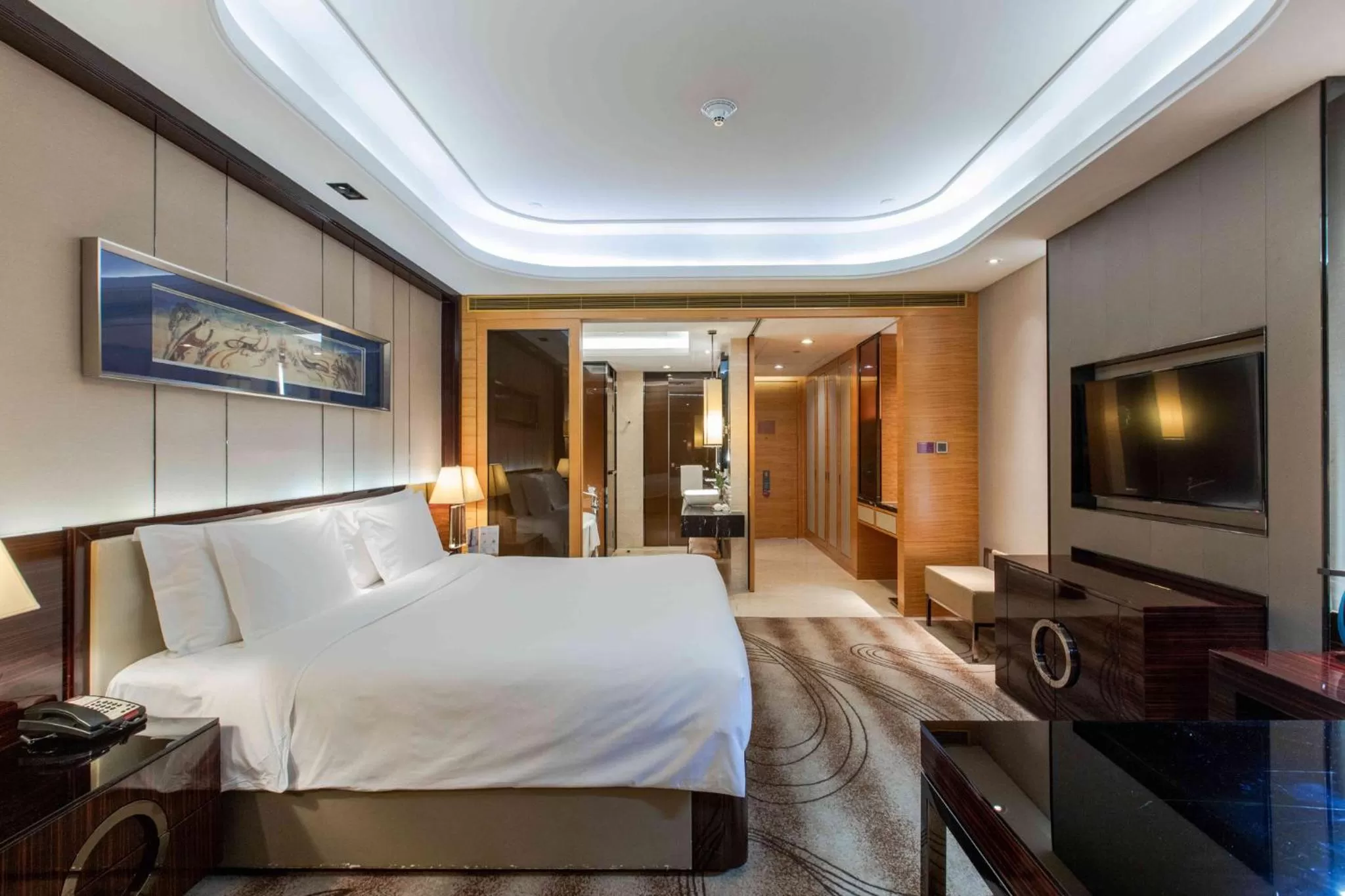 Photo of the whole room, Bed in Crowne Plaza Hotel Lanzhou by IHG