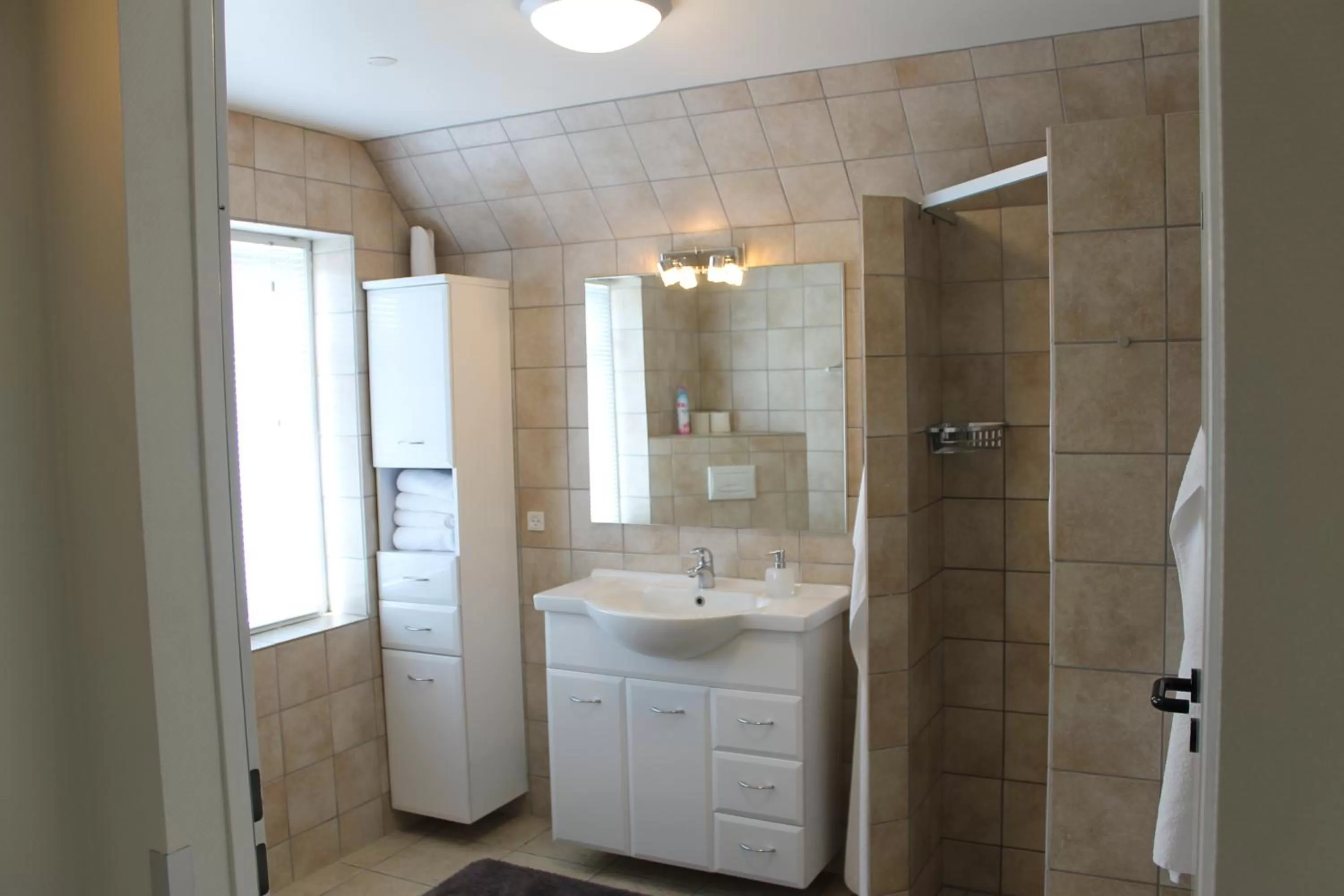 Shower in Amalie Bed and Breakfast & Apartments