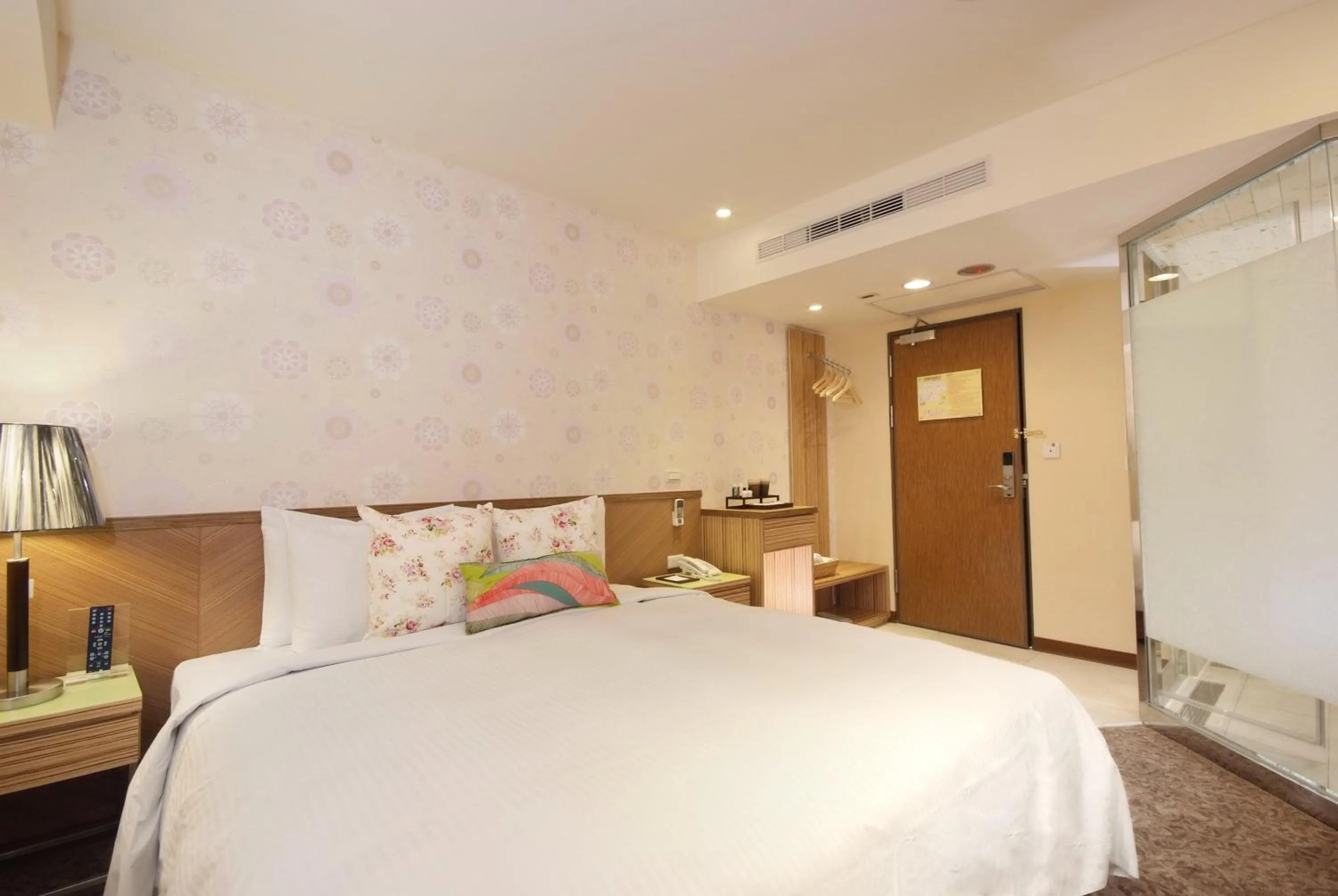 Photo of the whole room, Bed in NAGAHIRO Hotel