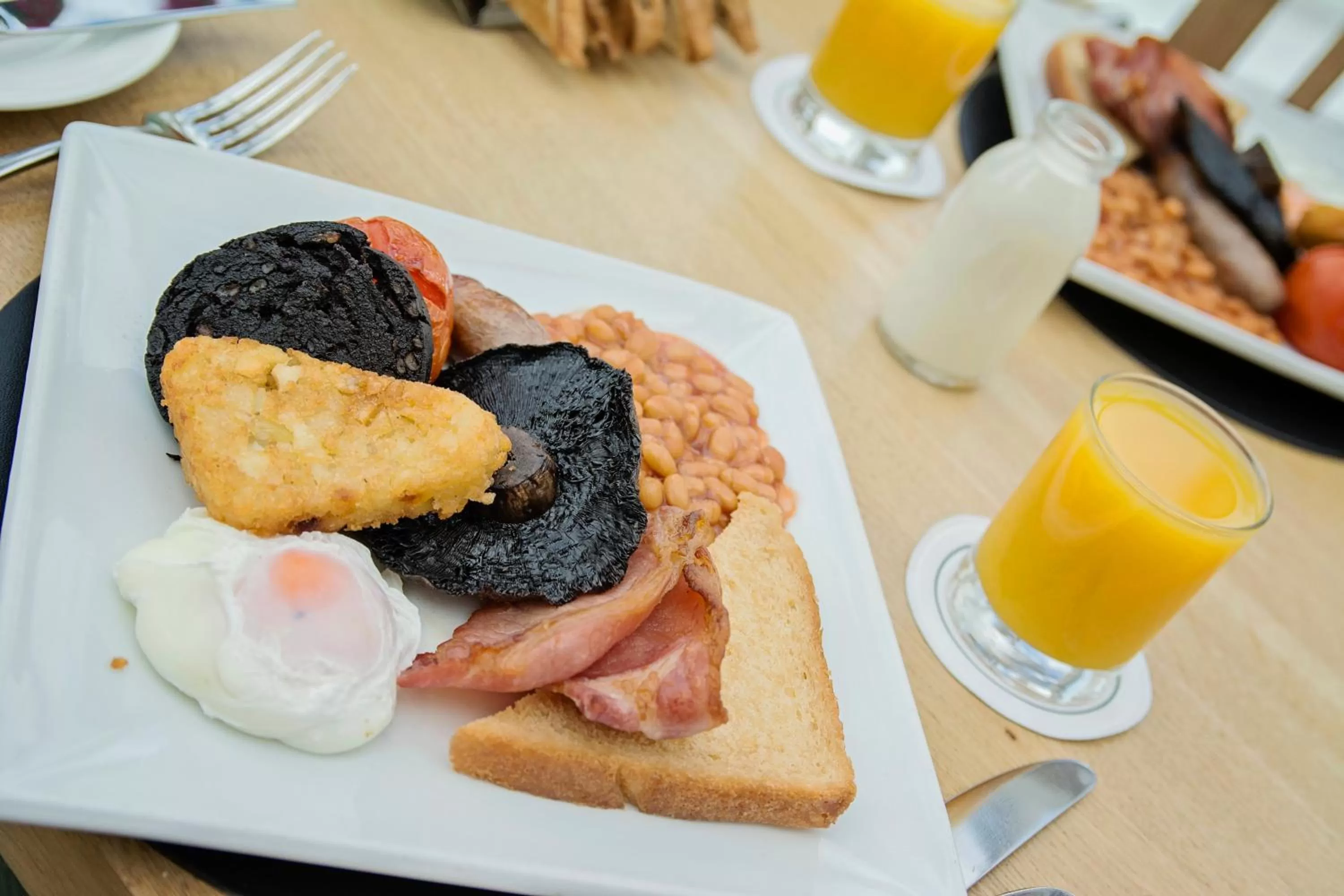 Breakfast in Waveney House Hotel