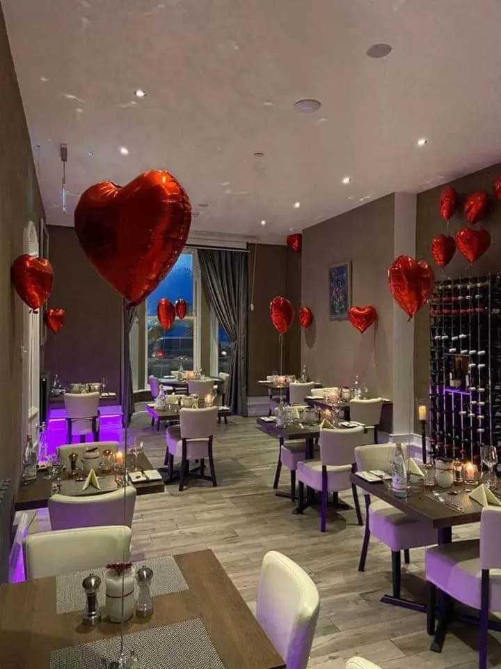 Restaurant/places to eat in Halvard Hotel