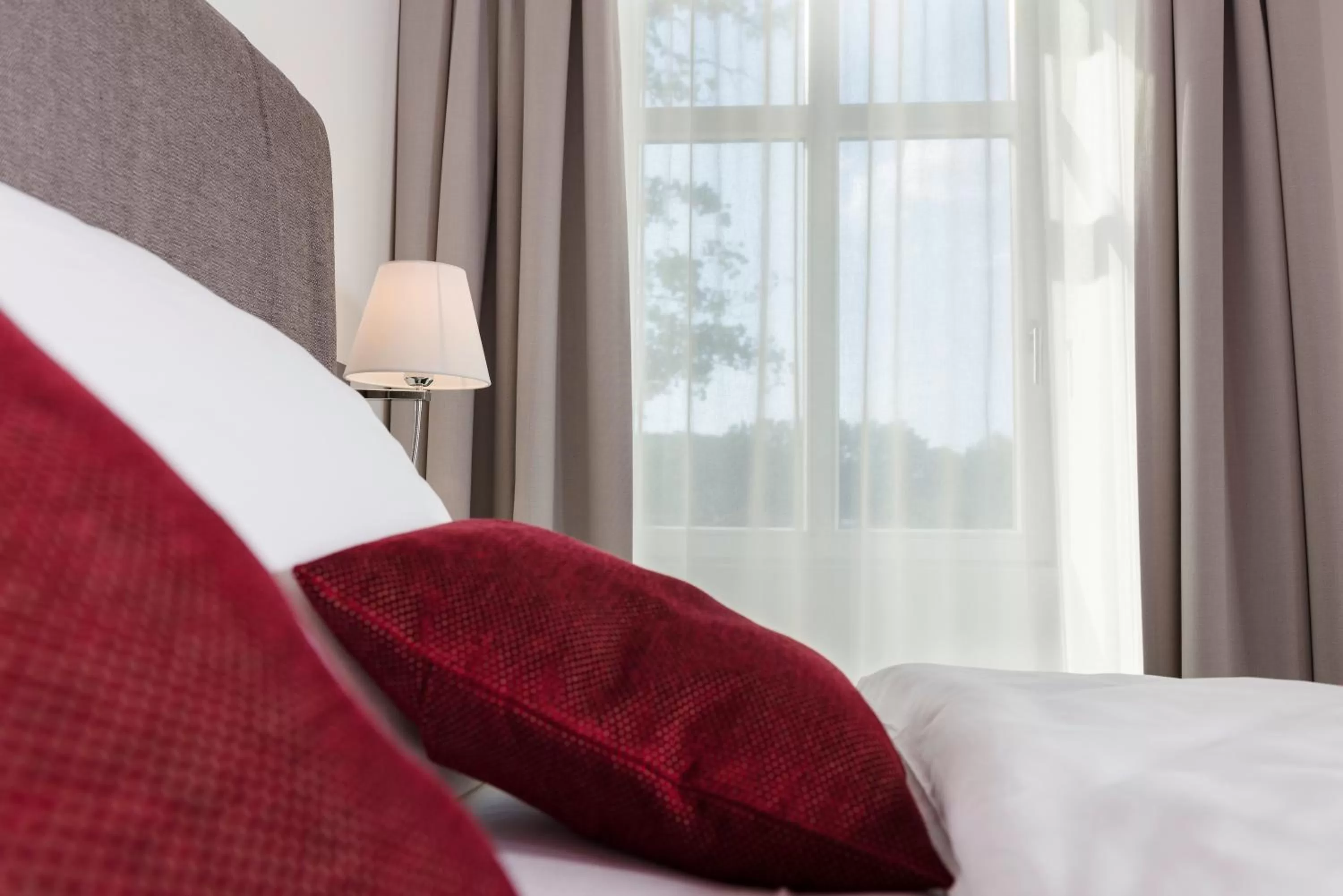 Decorative detail, Bed in Schmucke Witwe