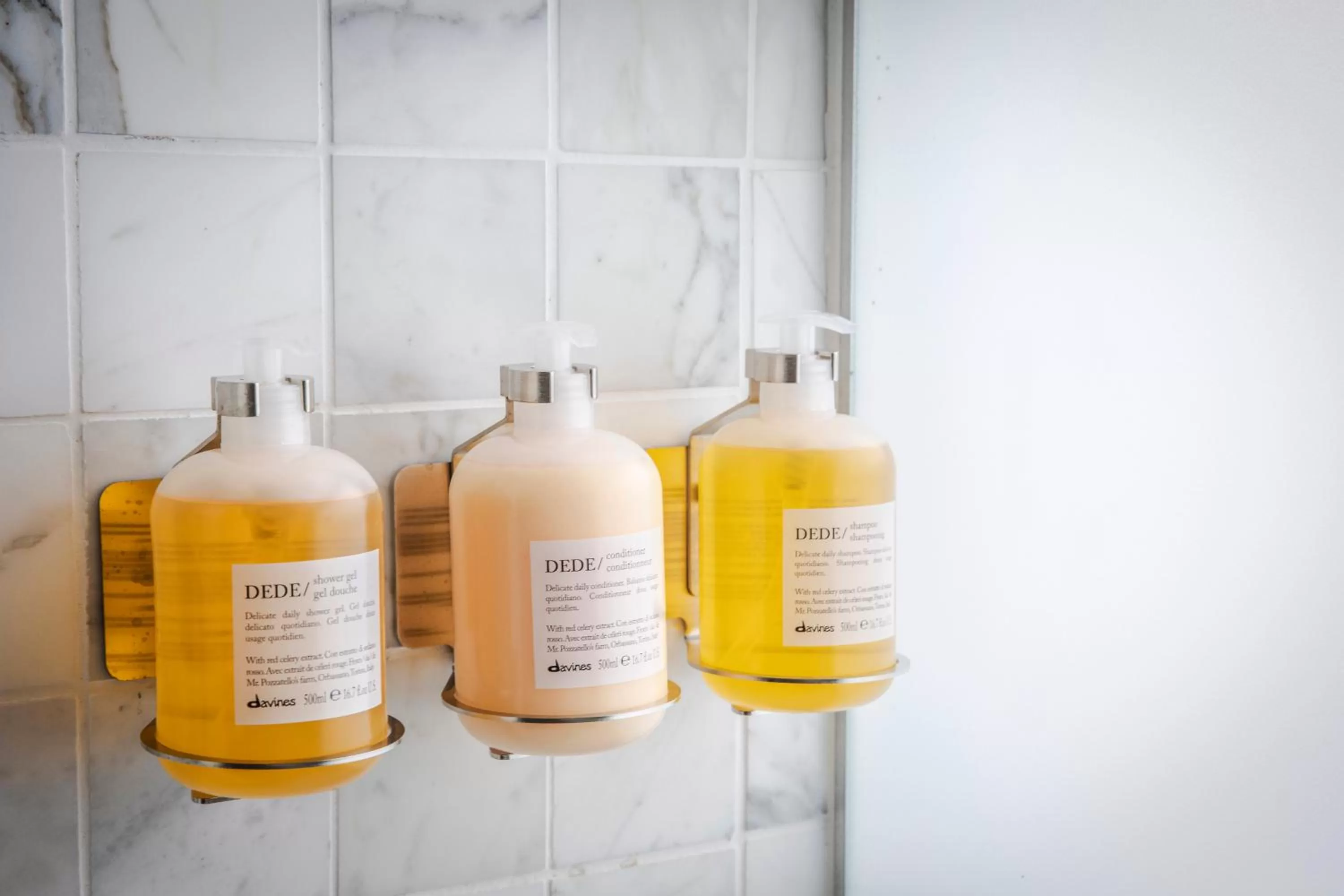 Bathroom in Bedford Corner Hotel