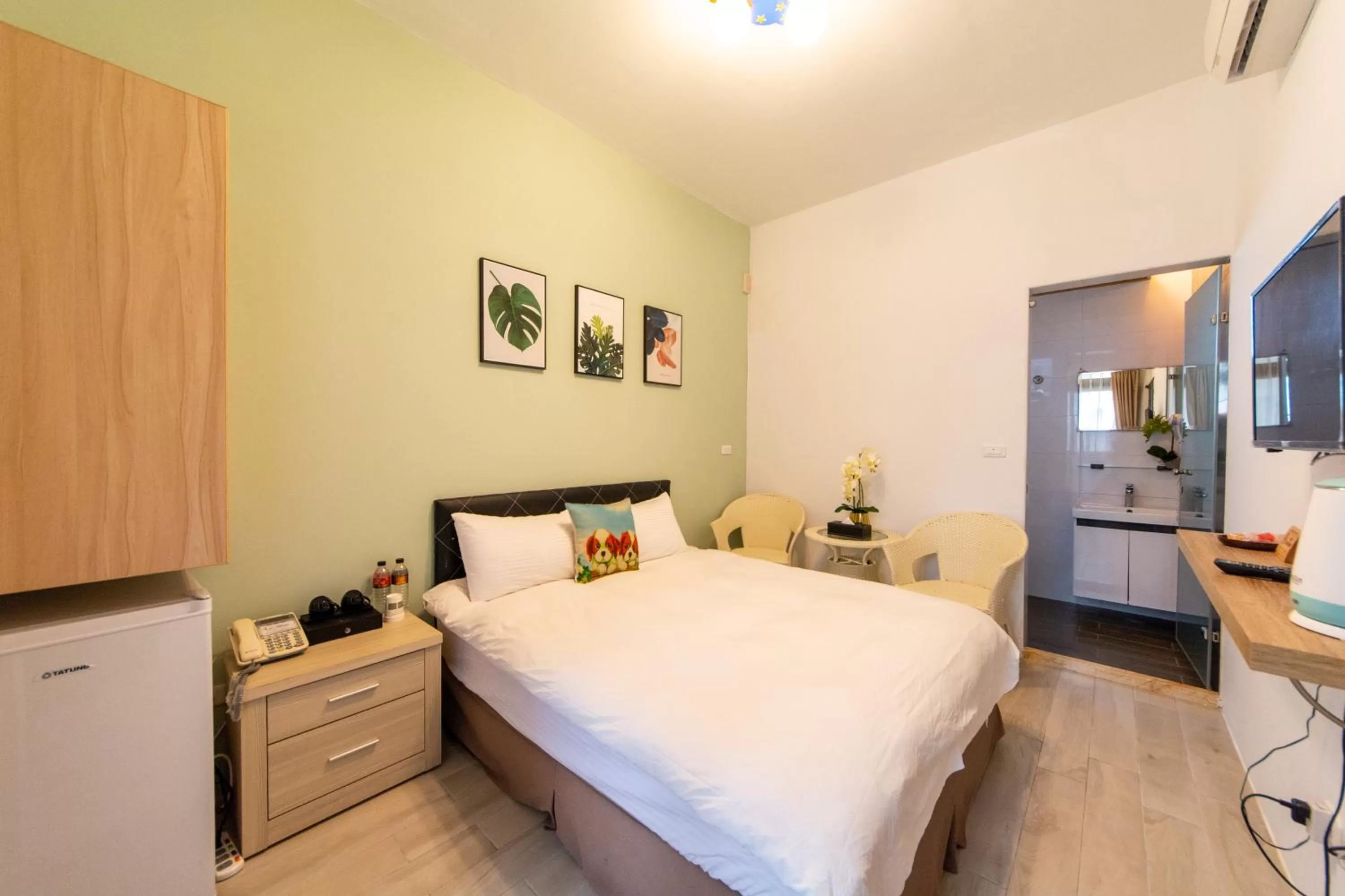 Decorative detail, Bed in Jinguann B&B