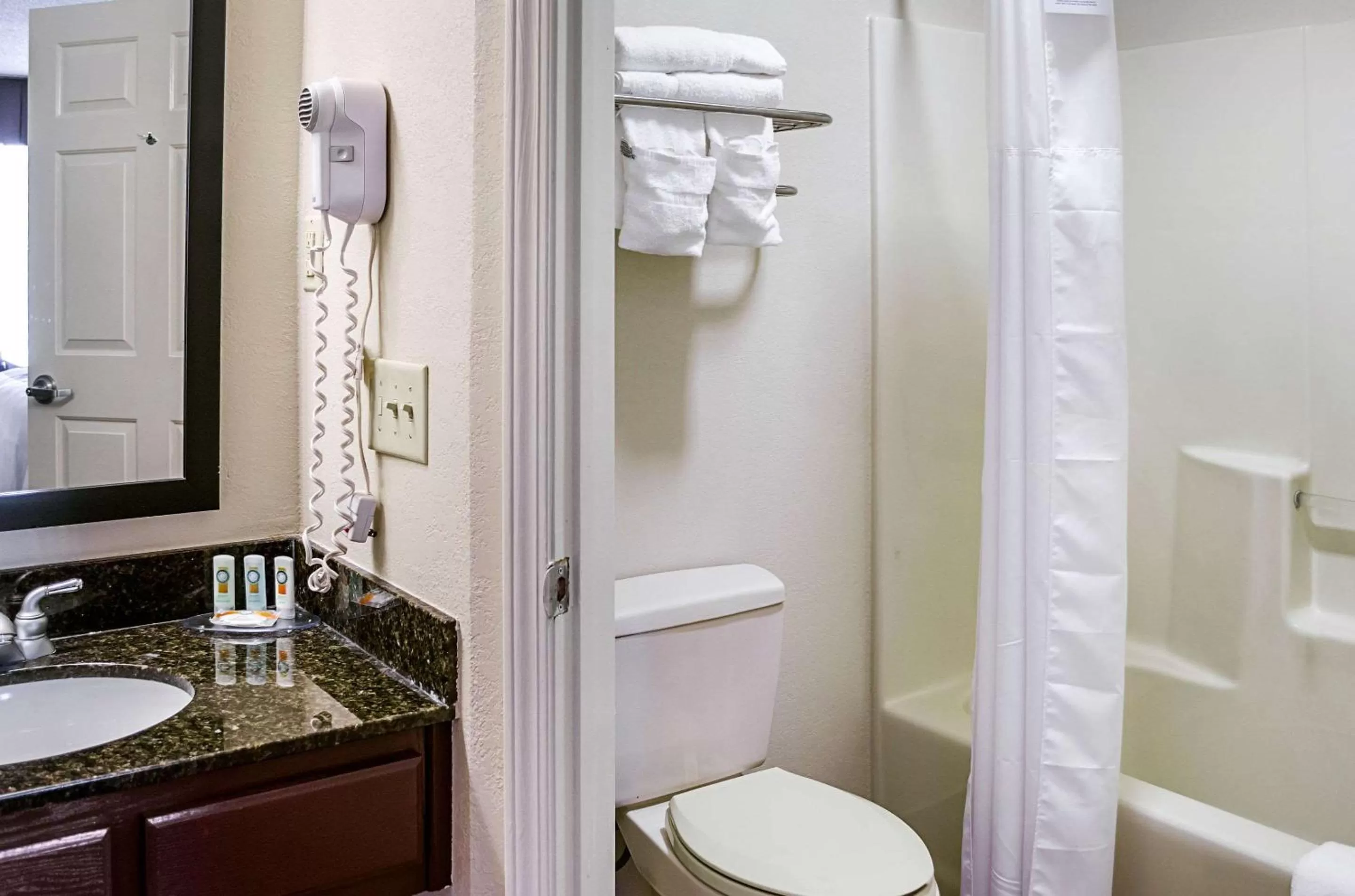 Photo of the whole room in Quality Inn Vicksburg