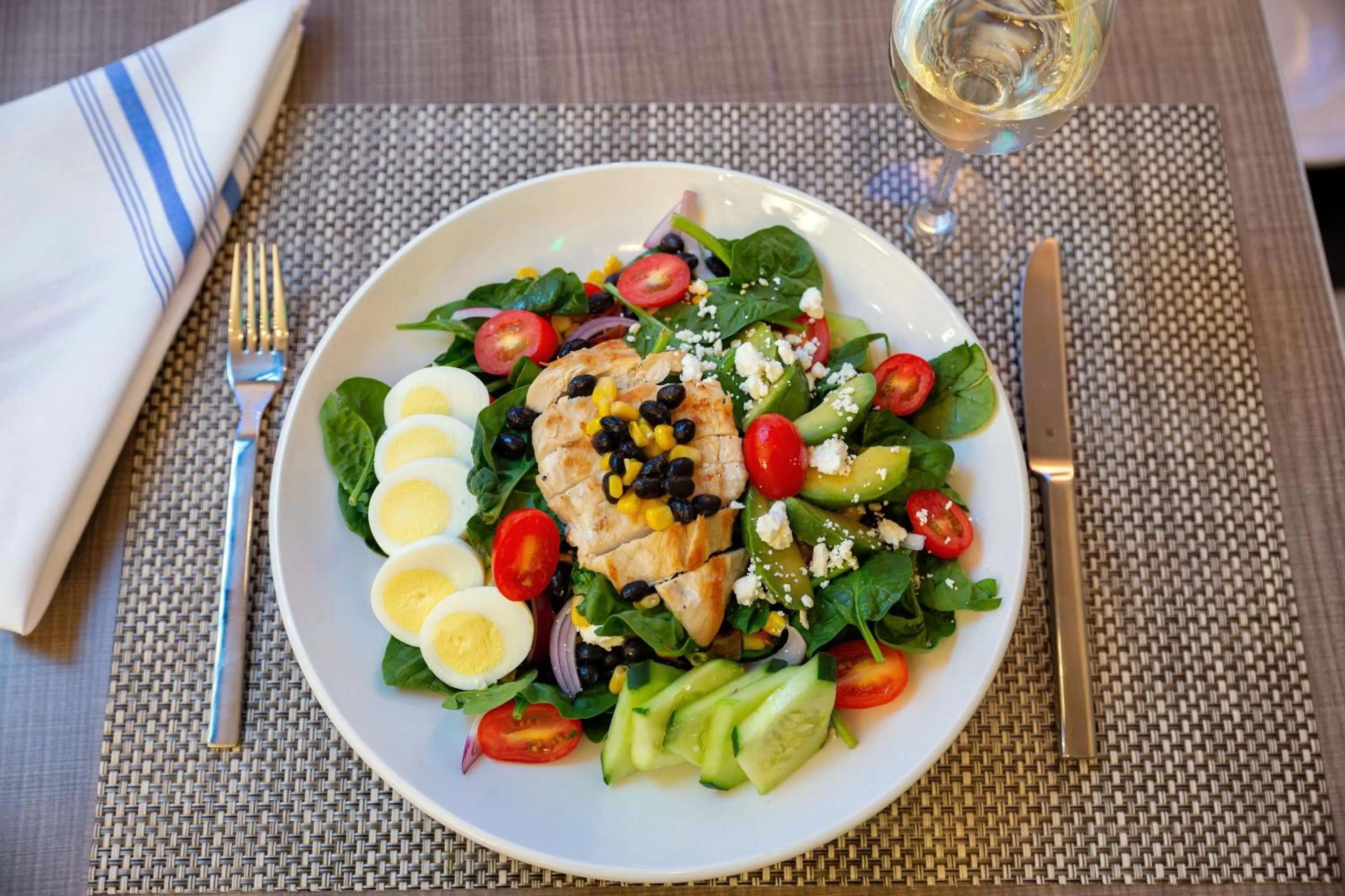 Lounge or bar in Element Harrison-Newark