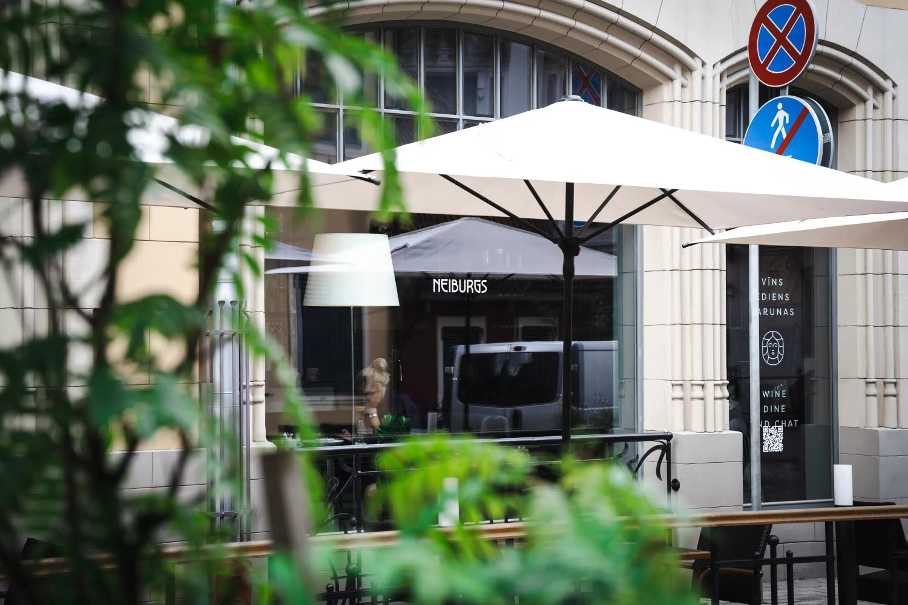 Restaurant/places to eat in Neiburgs Hotel