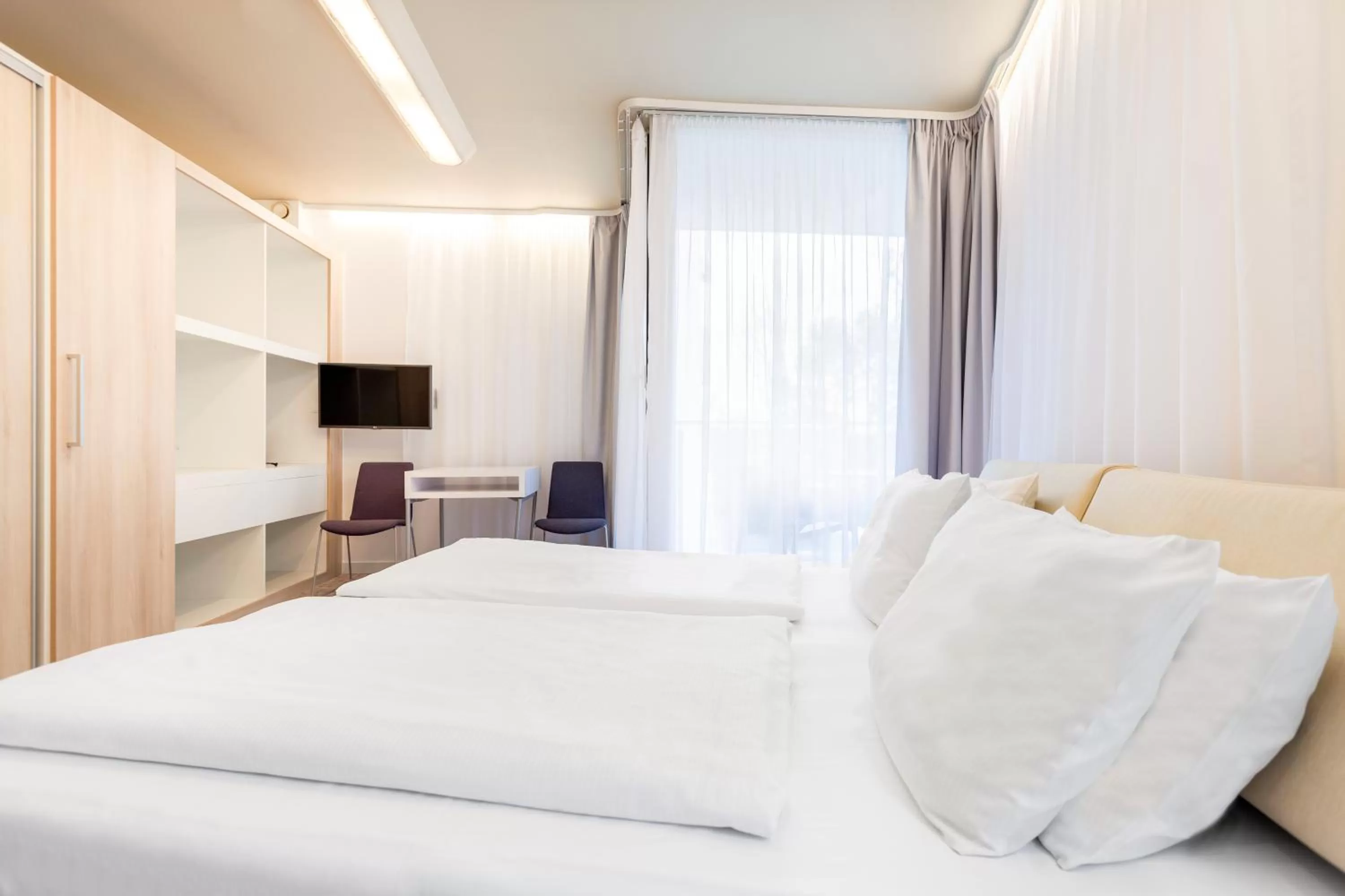 Photo of the whole room, Bed in Ultra Marine by Zdrojowa