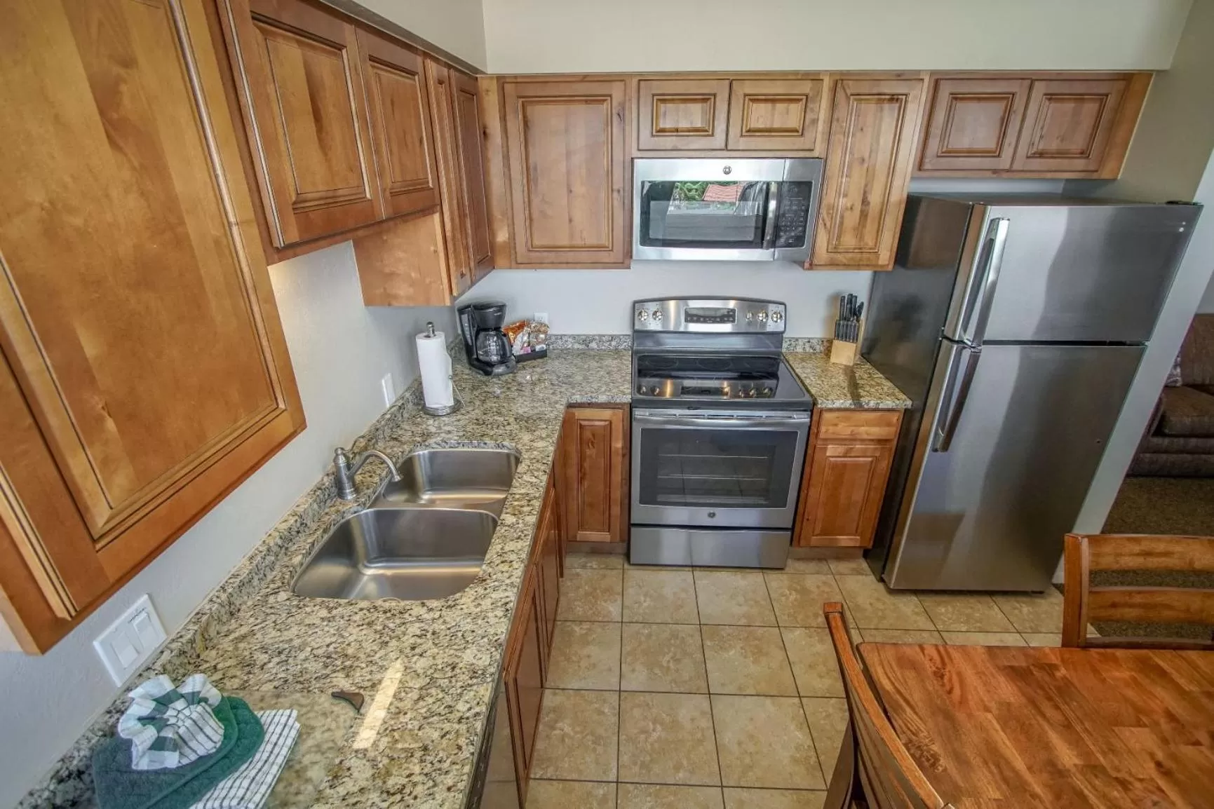 Kitchen or kitchenette, Kitchen/Kitchenette in Multi Resorts at Villas at Southgate