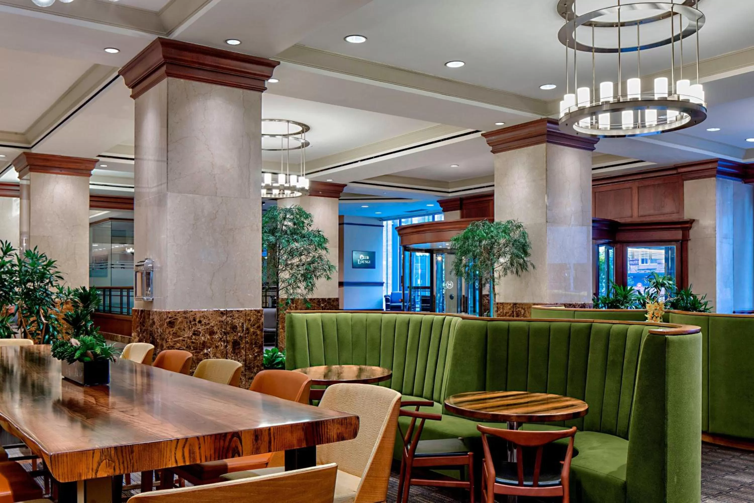 Lounge or bar in Sheraton New York Times Square Hotel