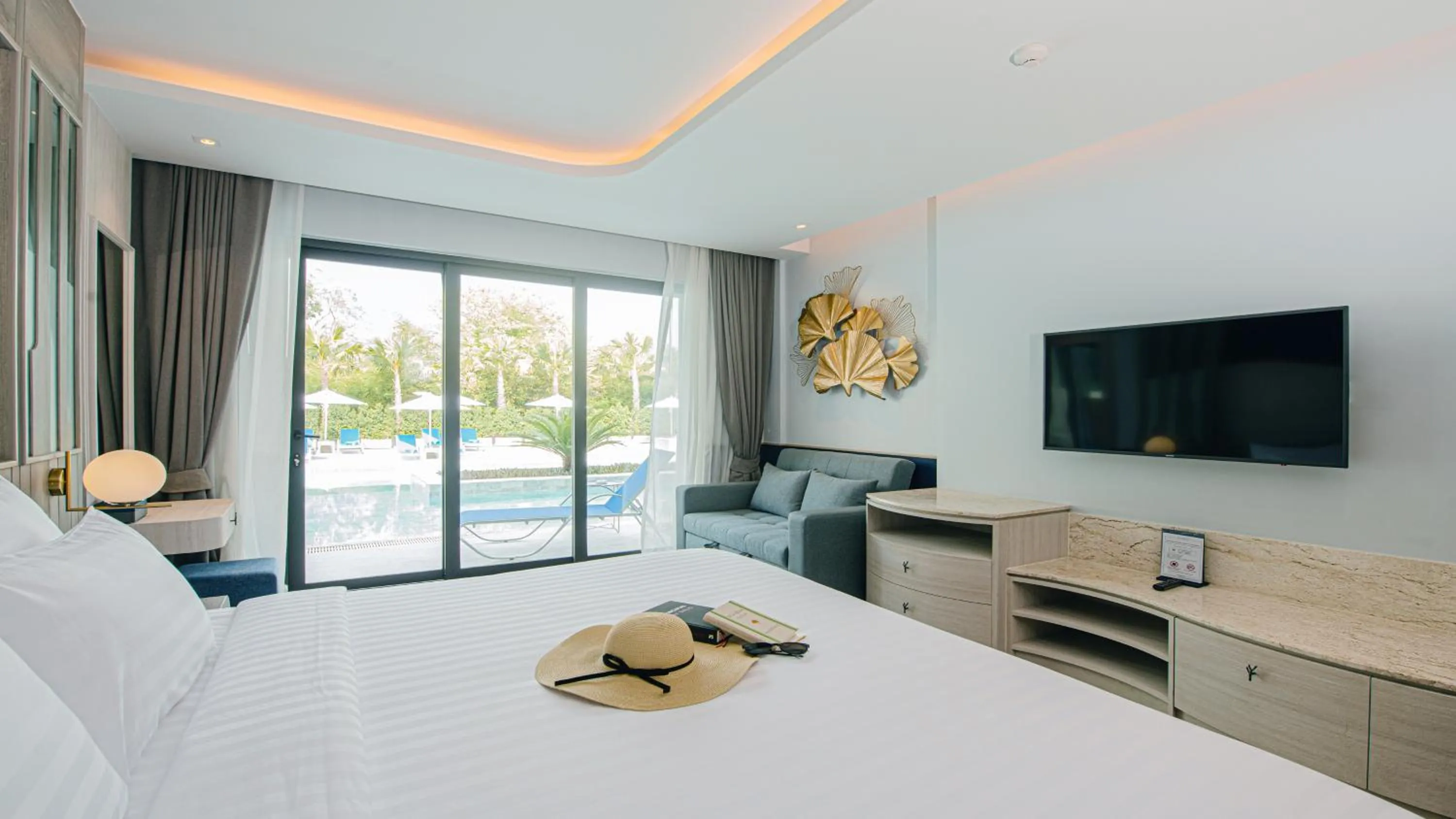 Bed in Seabed Grand Hotel Phuket - SHA Extra Plus