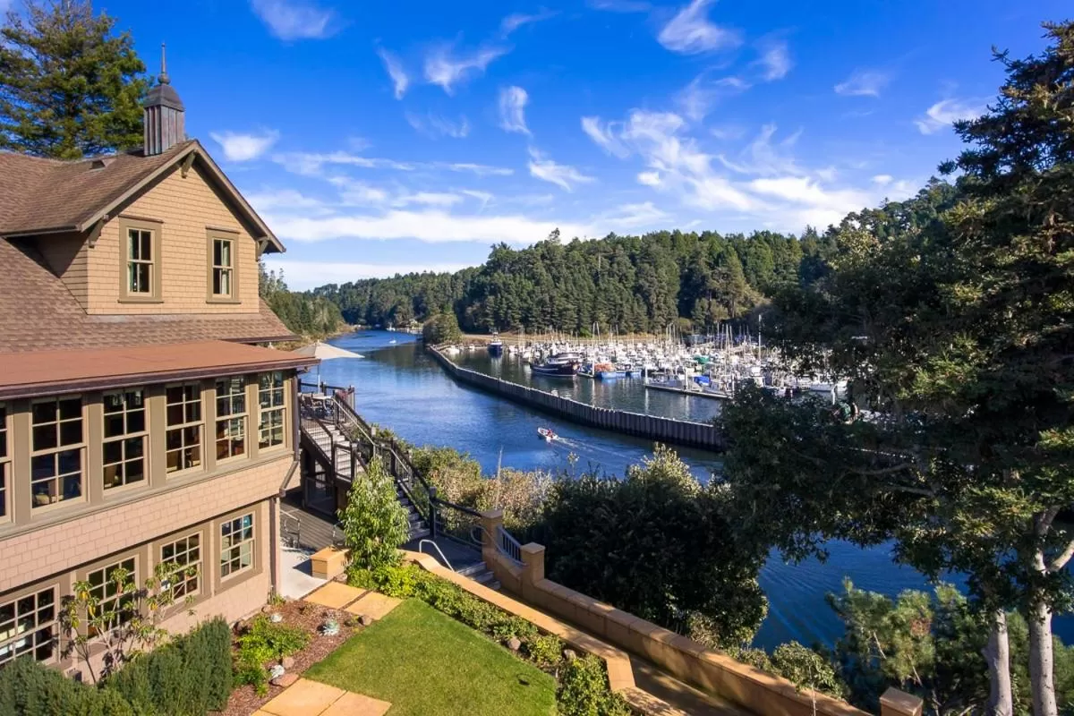 Property building in Noyo Harbor Inn