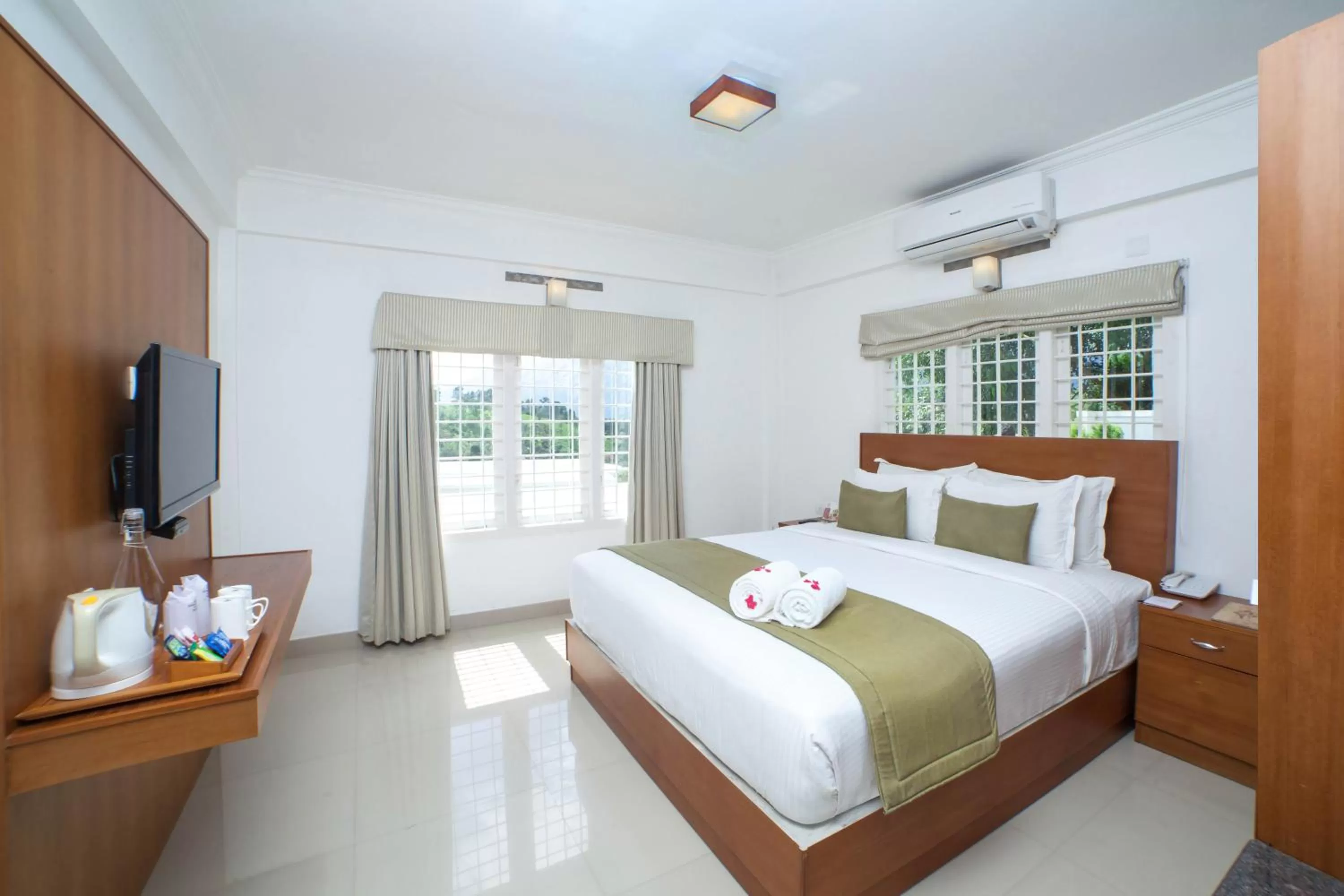 Bed in The Fog Munnar (Resort & Spa)