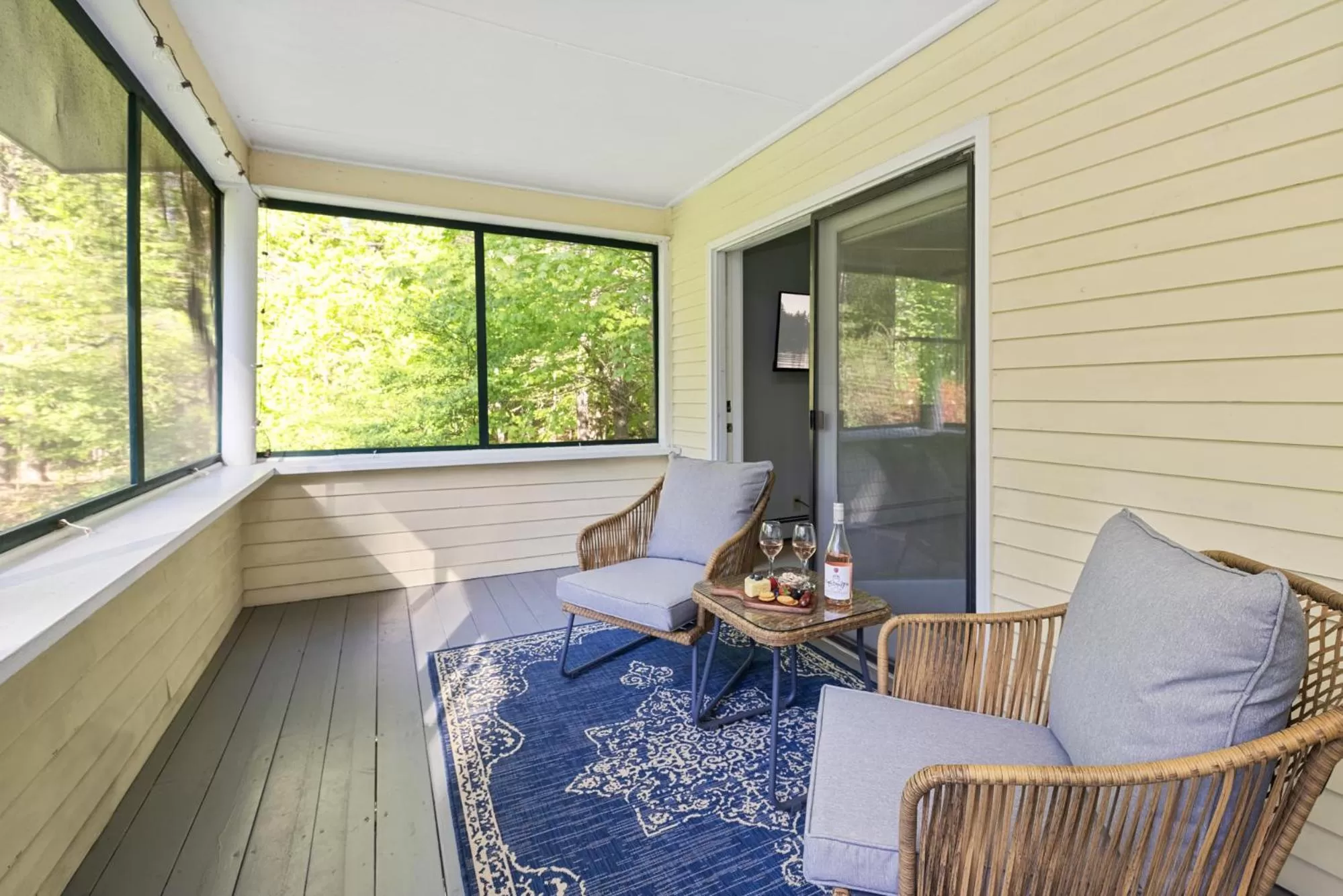 Balcony/Terrace, Seating Area in Noble House Inn