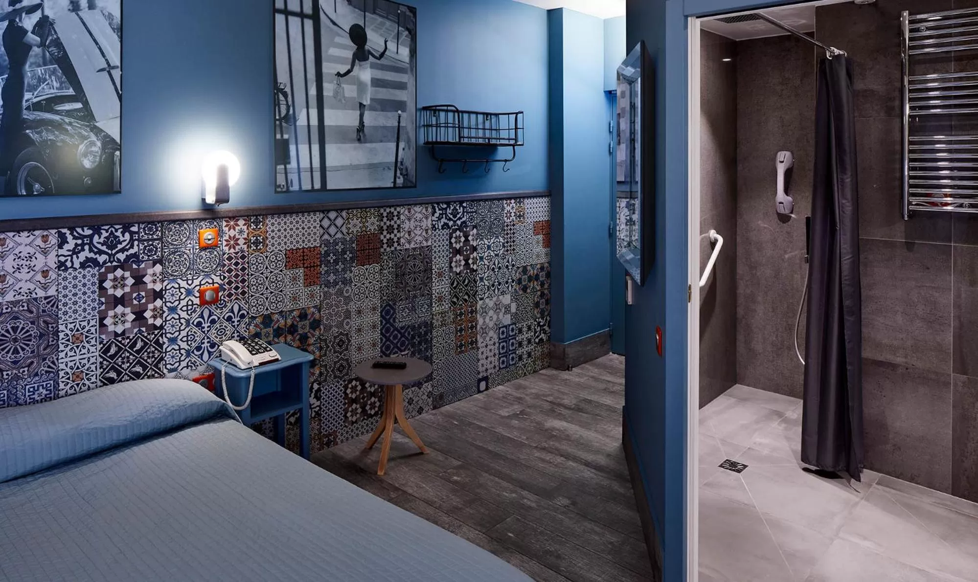 Bed in Hôtel de Roubaix