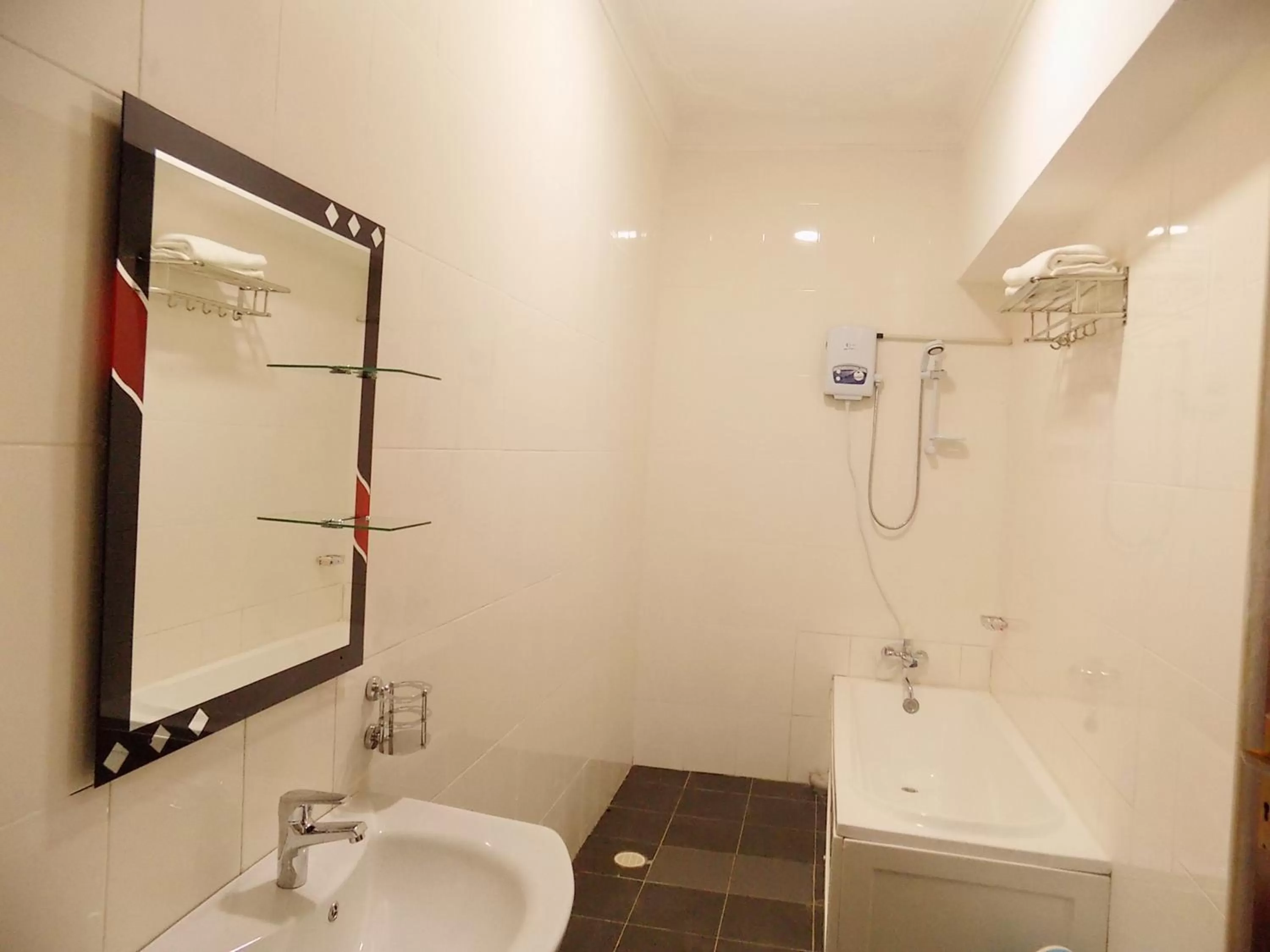 Bathroom in Sunrise Hotel Kampala