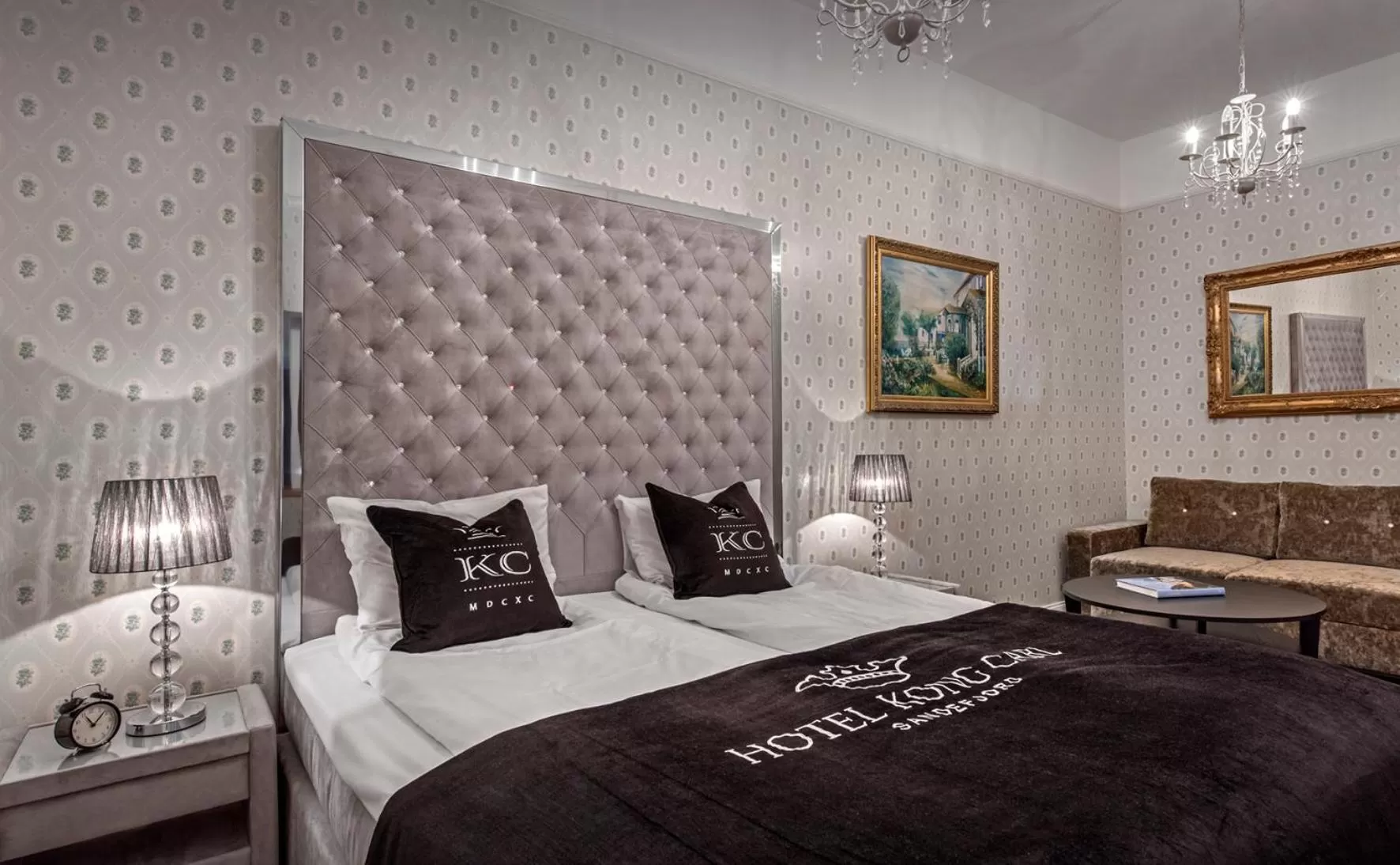 Bed in Hotel Kong Carl - Unike Hoteller