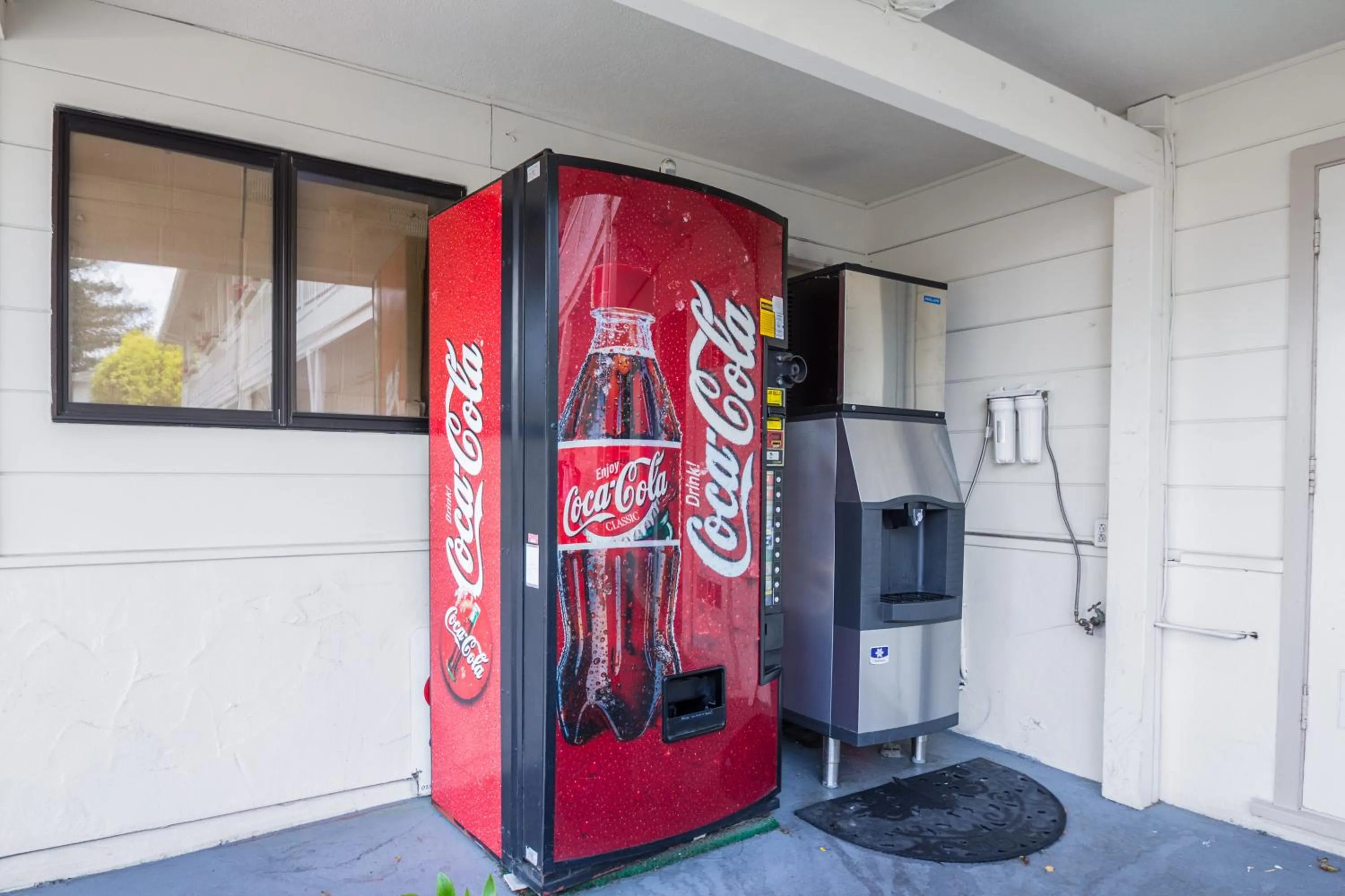 Area and facilities in Motel 6 - Downtown Monterey